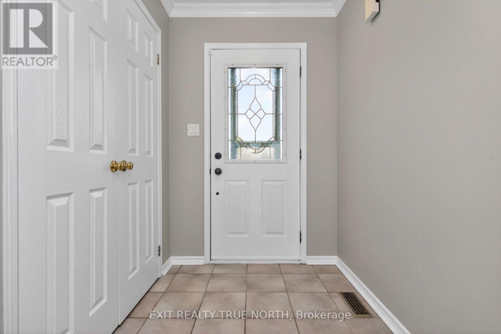 64 Gosney Crescent, Barrie, Ontario  L4N 6T7 - Photo 3 - S13153838