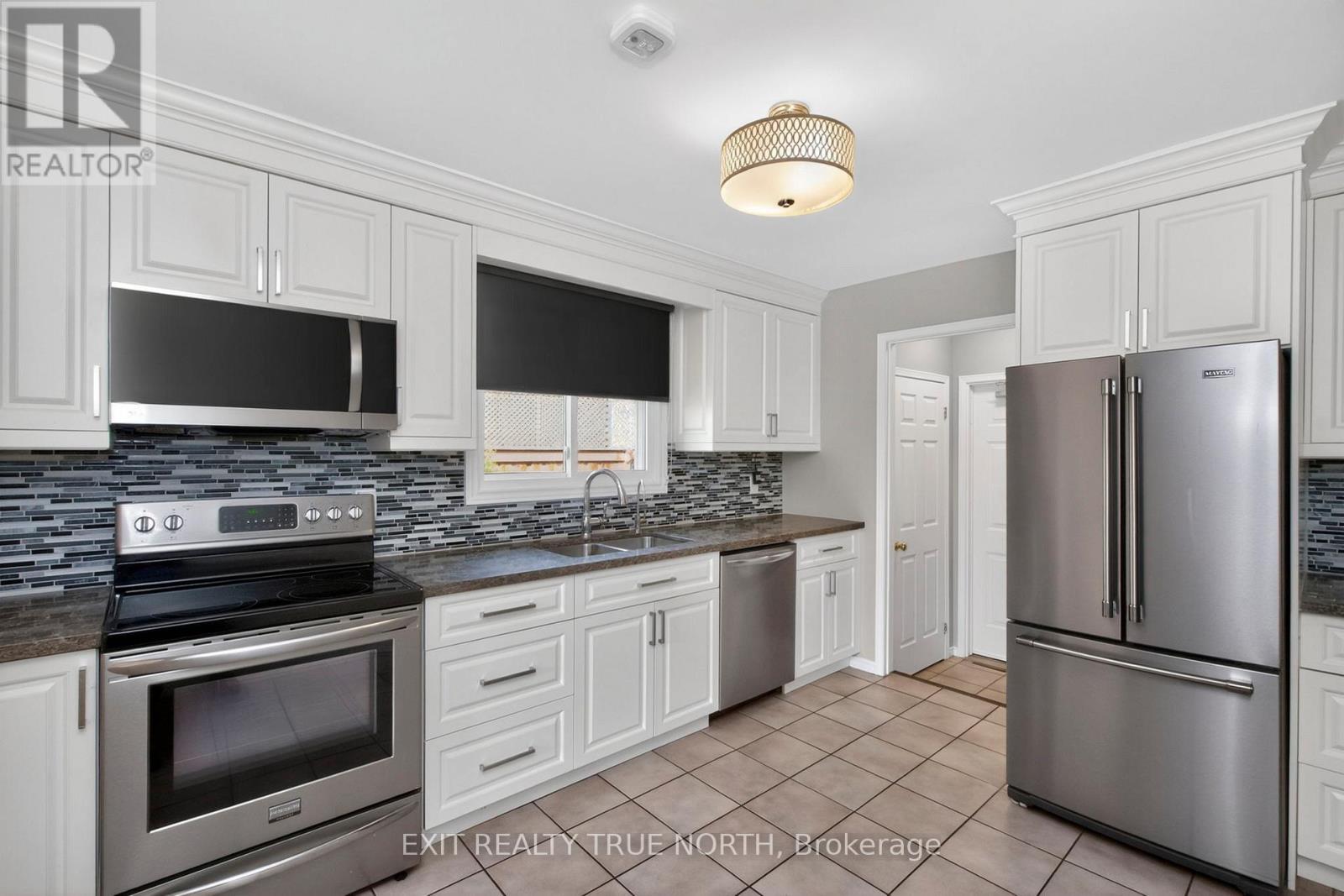 64 Gosney Crescent, Barrie, Ontario  L4N 6T7 - Photo 5 - S13153838