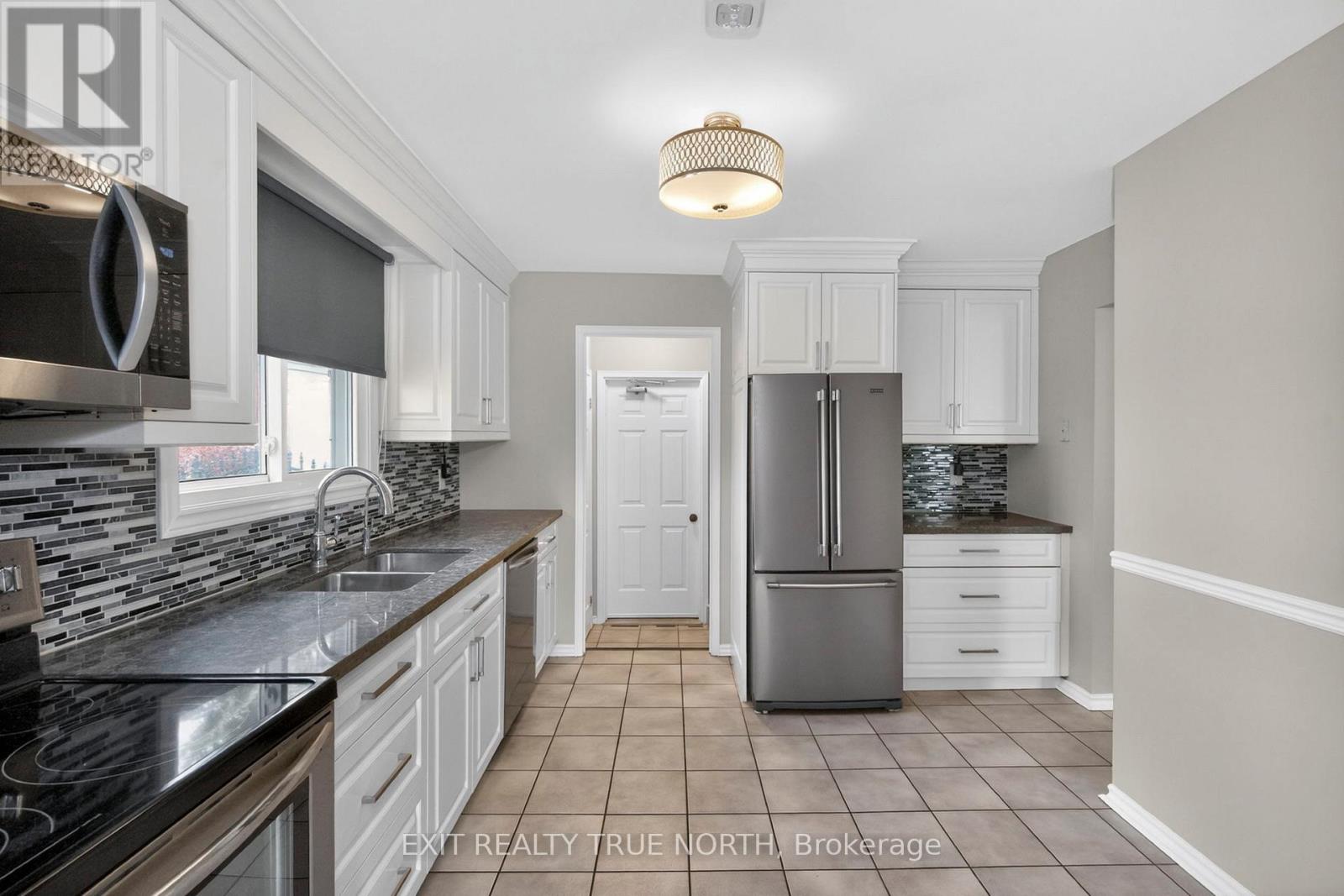 64 Gosney Crescent, Barrie, Ontario  L4N 6T7 - Photo 6 - S13153838