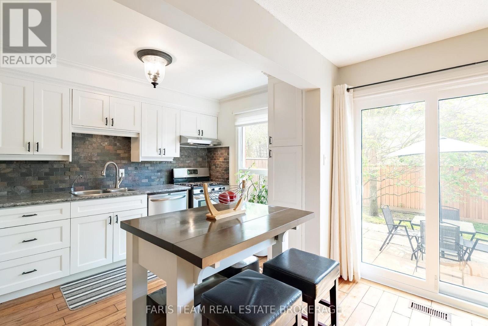 64 - 165 Kozlov Street, Barrie, Ontario  L4N 7M7 - Photo 4 - S13154020