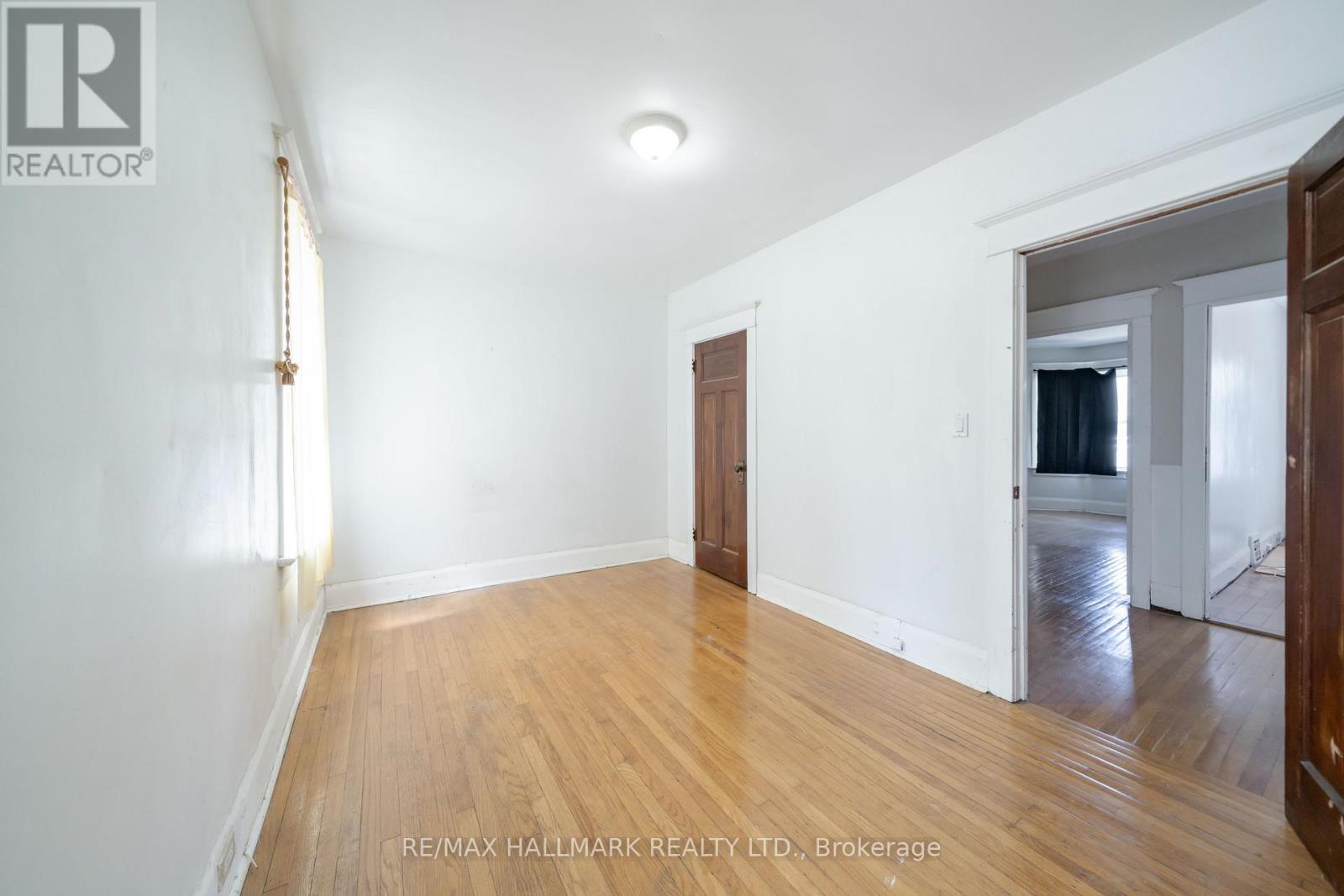 31 Gates Avenue, Toronto, Ontario  M4C 1T1 - Photo 17 - E13153222