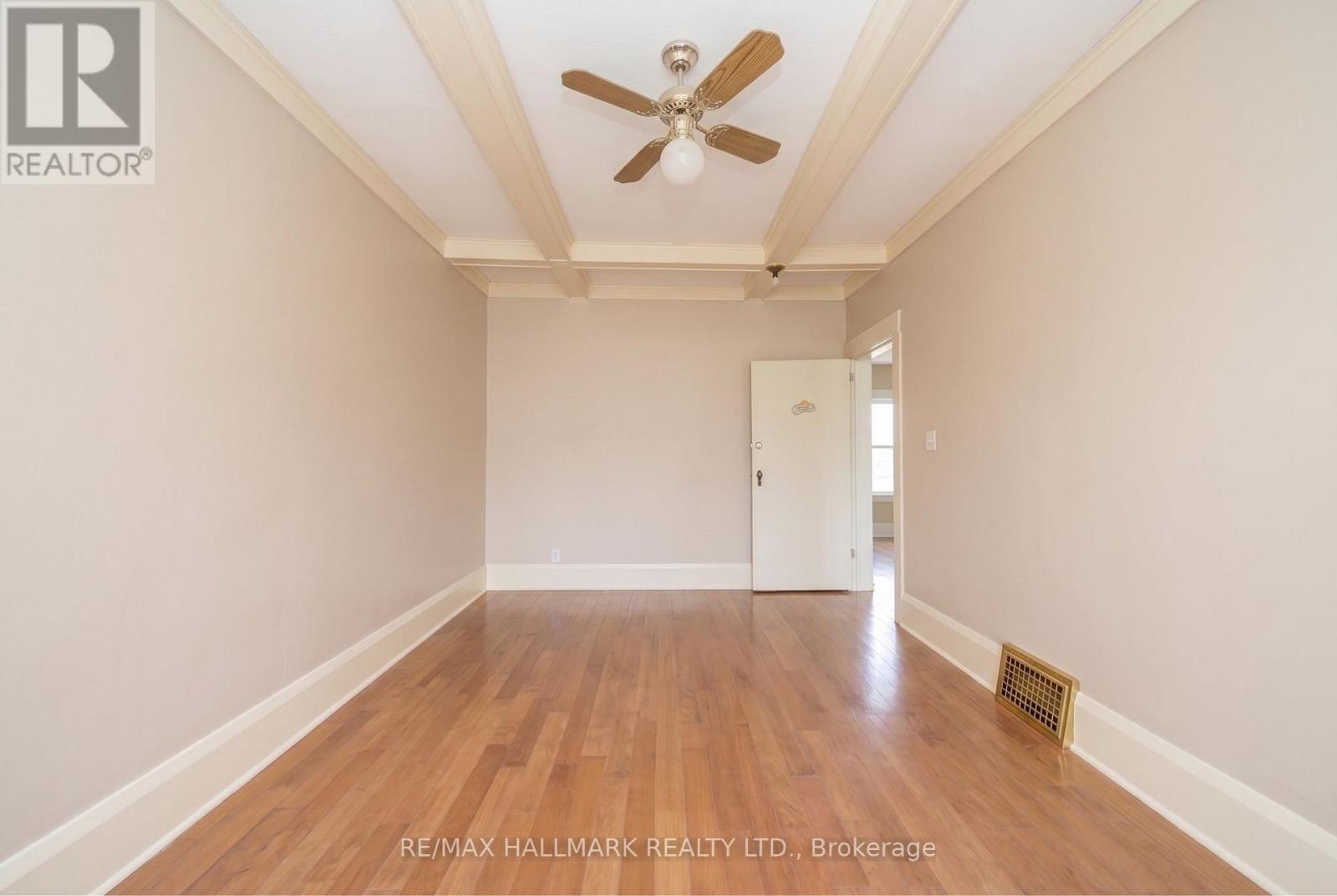 31 Gates Avenue, Toronto, Ontario  M4C 1T1 - Photo 12 - E13153222