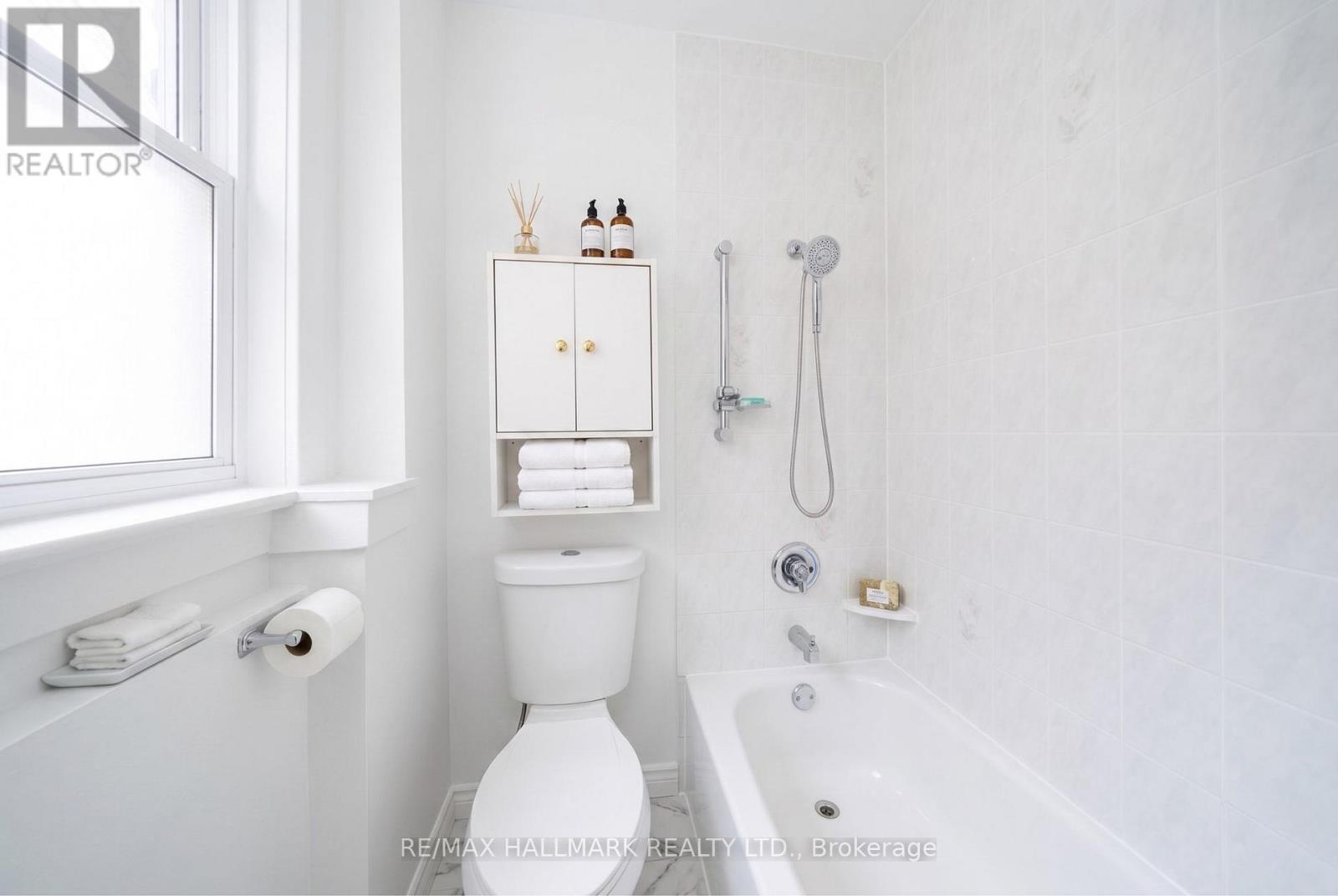 31 Gates Avenue, Toronto, Ontario  M4C 1T1 - Photo 24 - E13153222