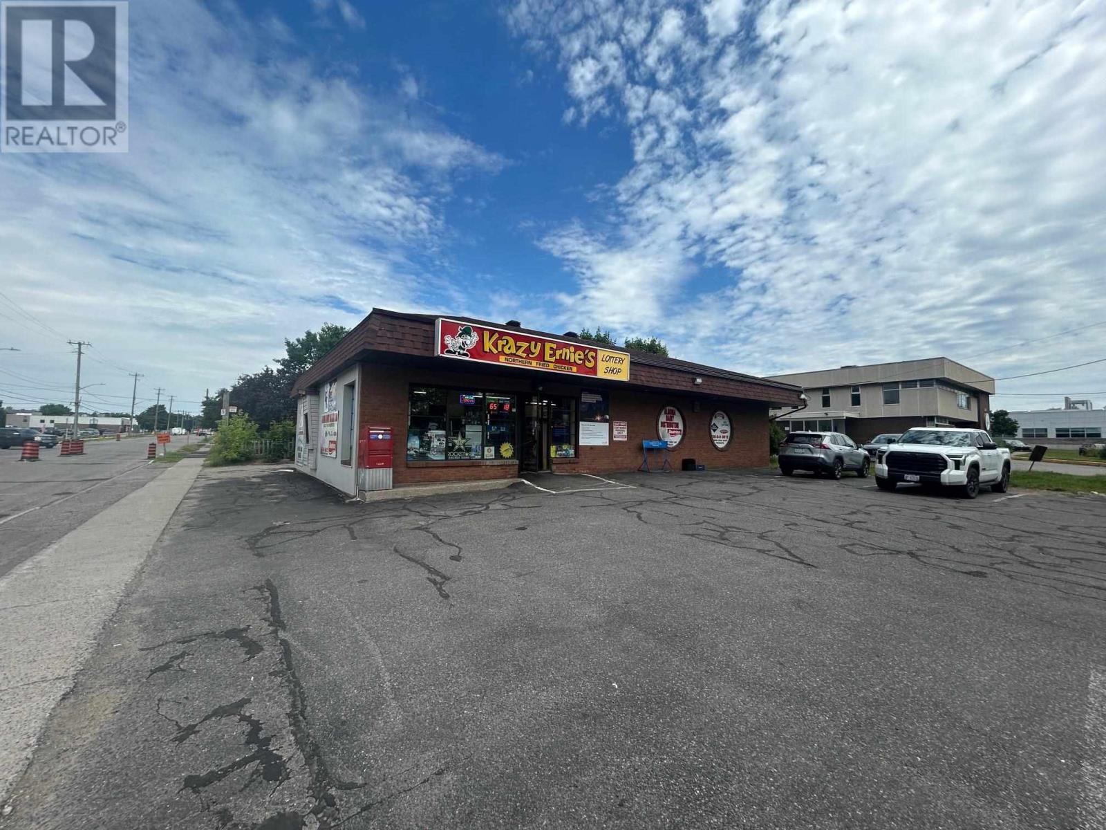 256 Mcnabb St, Sault Ste. Marie, Ontario  P6B 1Y6 - Photo 1 - SM260289