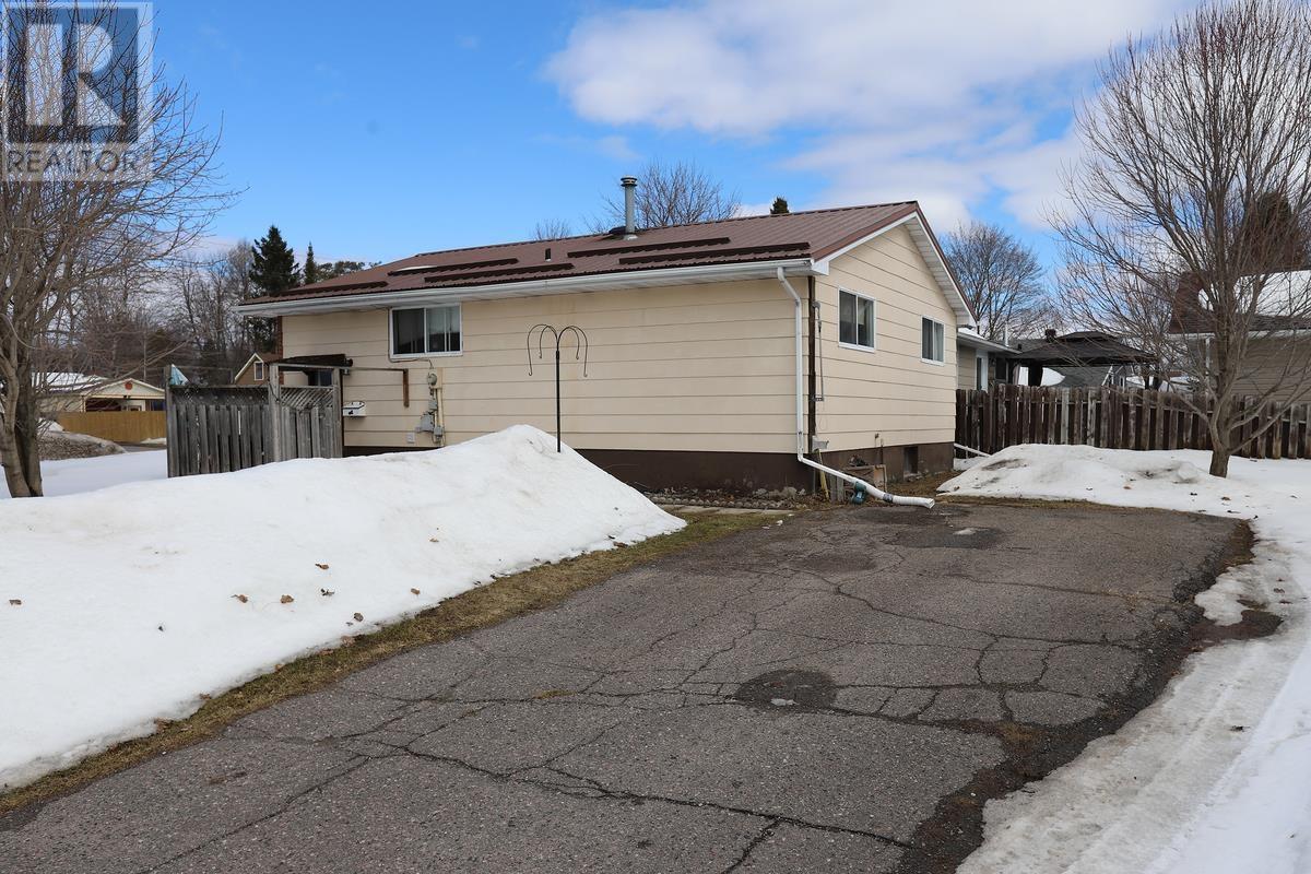 379 Chambers Ave, Sault Ste. Marie, Ontario  P6A 4W4 - Photo 7 - SM260679