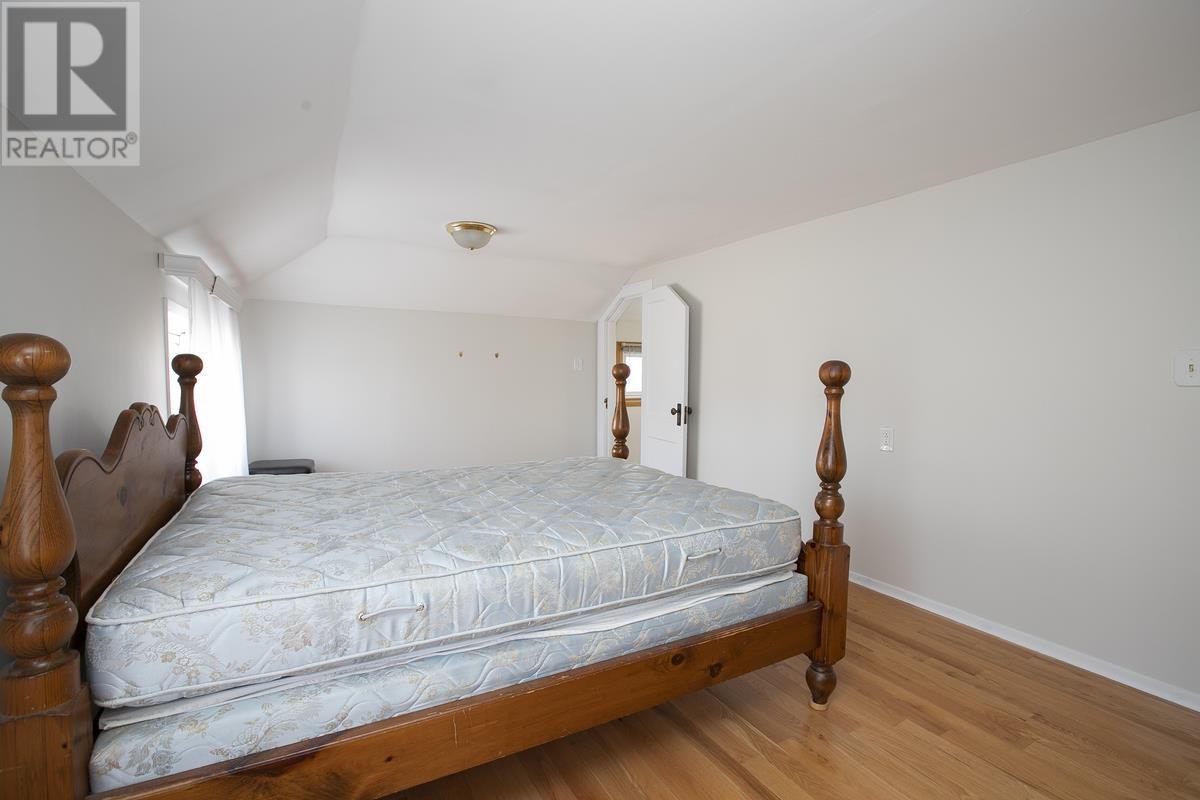 548 Lake St, Sault Ste. Marie, Ontario  P6B 3L2 - Photo 35 - SM260820