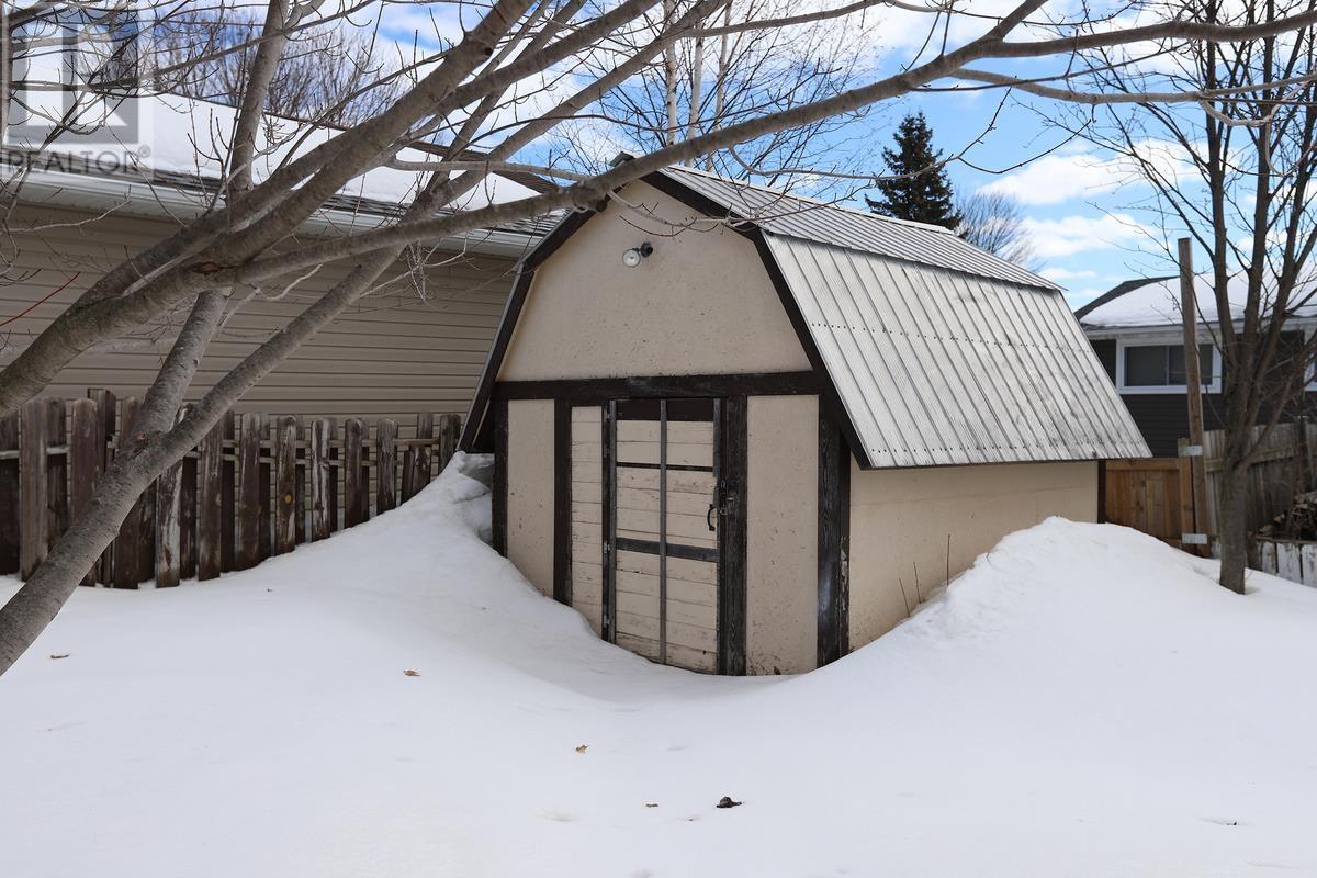 379 Chambers Ave, Sault Ste. Marie, Ontario  P6A 4W4 - Photo 5 - SM260679