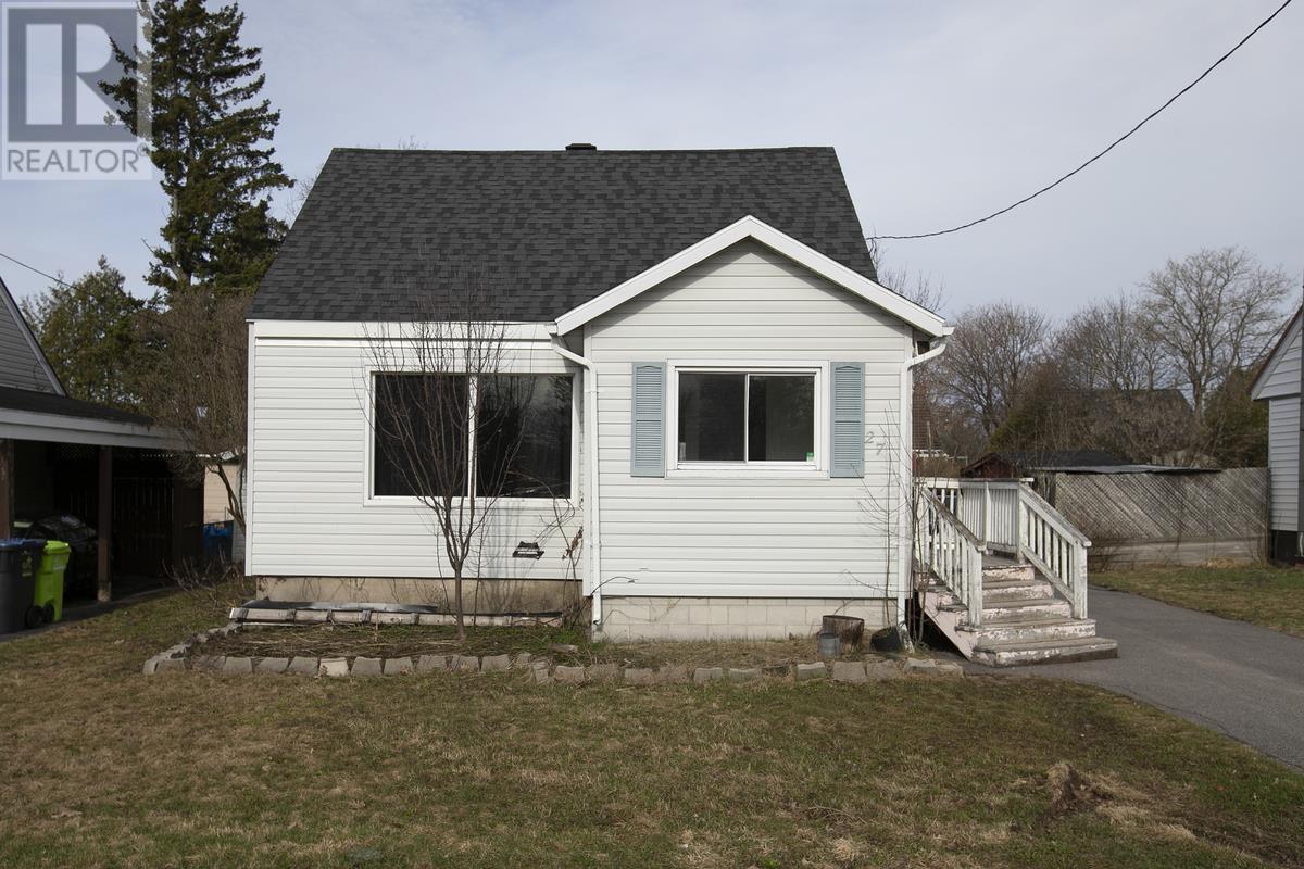 27 Weldon AVE, Sault Ste. Marie, Ontario