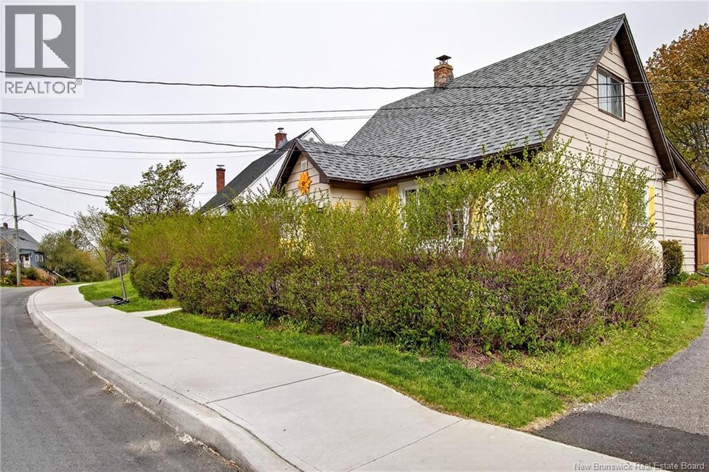 32 Montgomery Crescent, Saint John, New Brunswick  E2K 2S9 - Photo 3 - NB139995