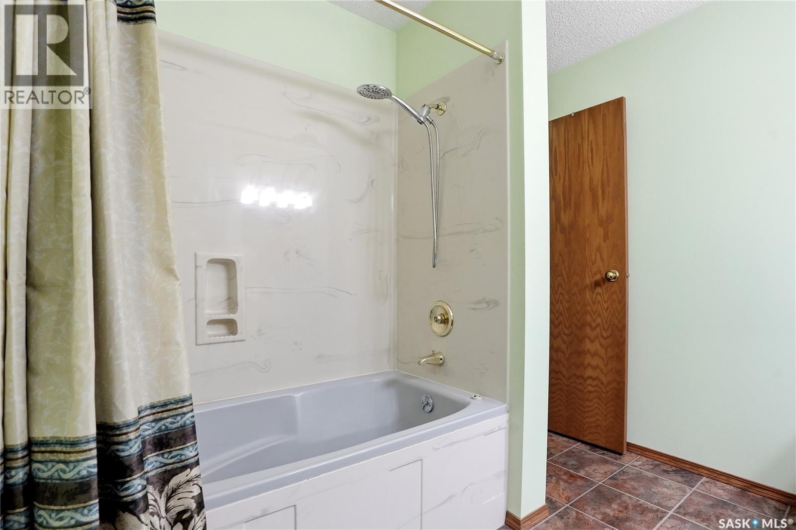 540 Nesslin Crescent, Saskatoon, Saskatchewan S7J 4V5 - Photo 40 - SK036117