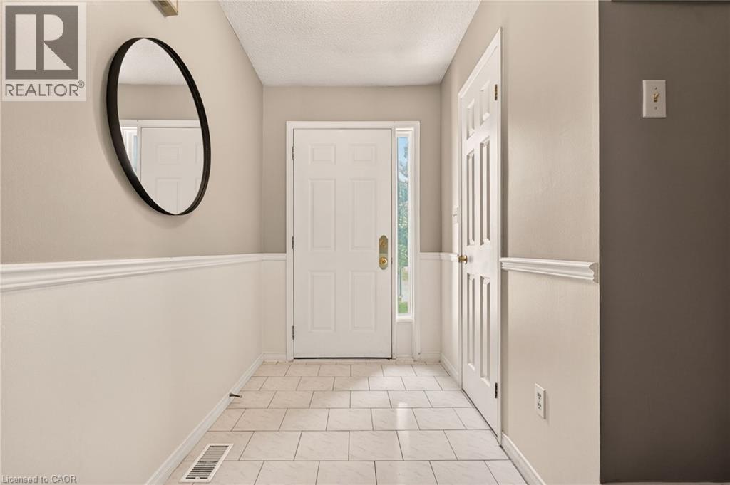 1675 Upper Gage Avenue Unit# 31, Hamilton, Ontario  L8W 3R8 - Photo 3 - 40832083