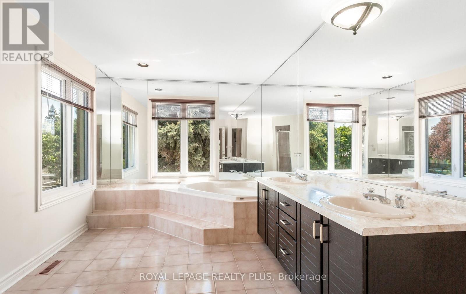 1491 The Links Drive, Oakville, Ontario  L6M 2P2 - Photo 24 - W13153784