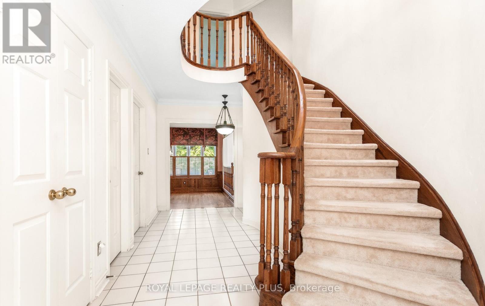 1491 The Links Drive, Oakville, Ontario  L6M 2P2 - Photo 4 - W13153784