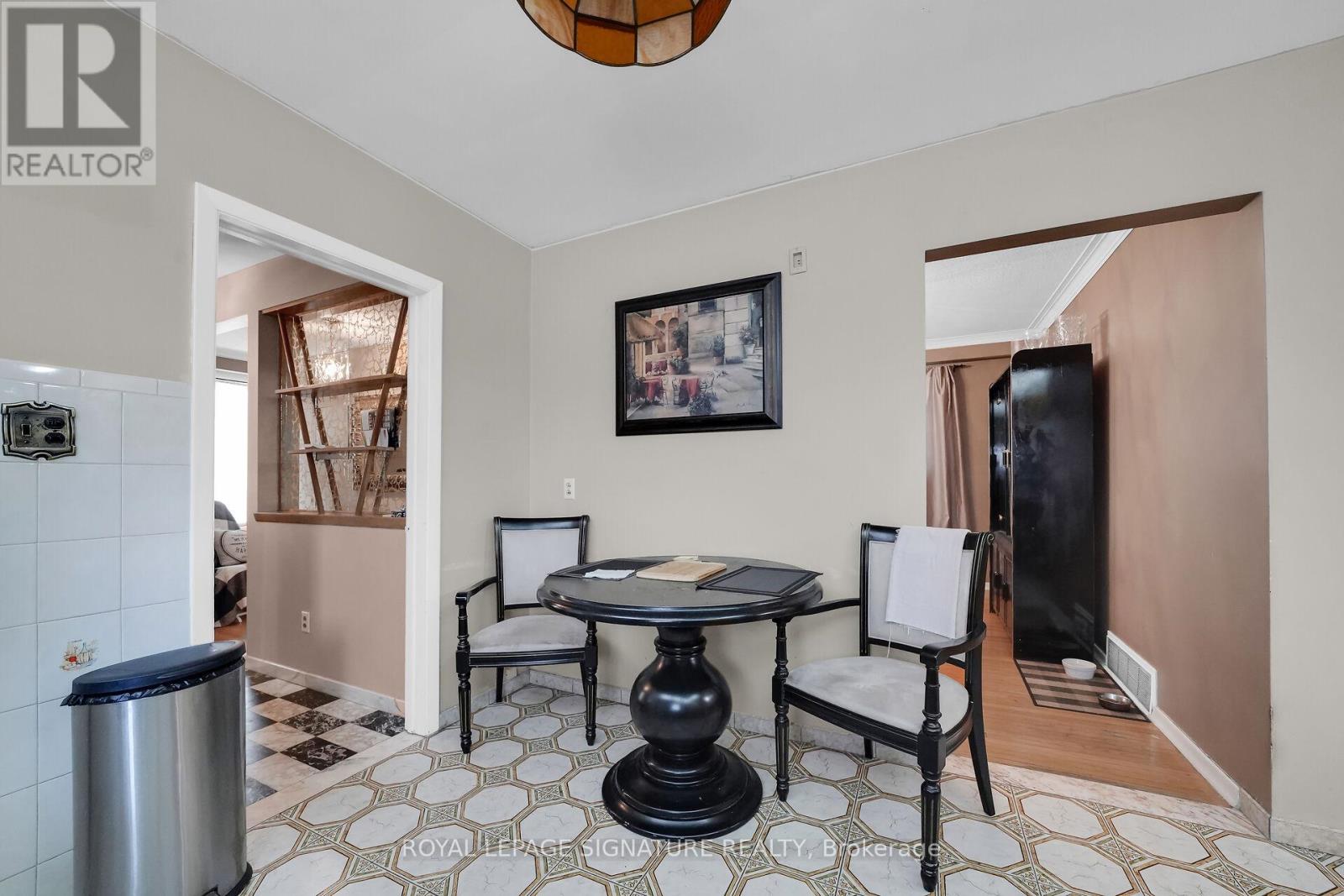 22 Hamptonbrook Drive, Toronto, Ontario  M9P 1A1 - Photo 14 - W13153842