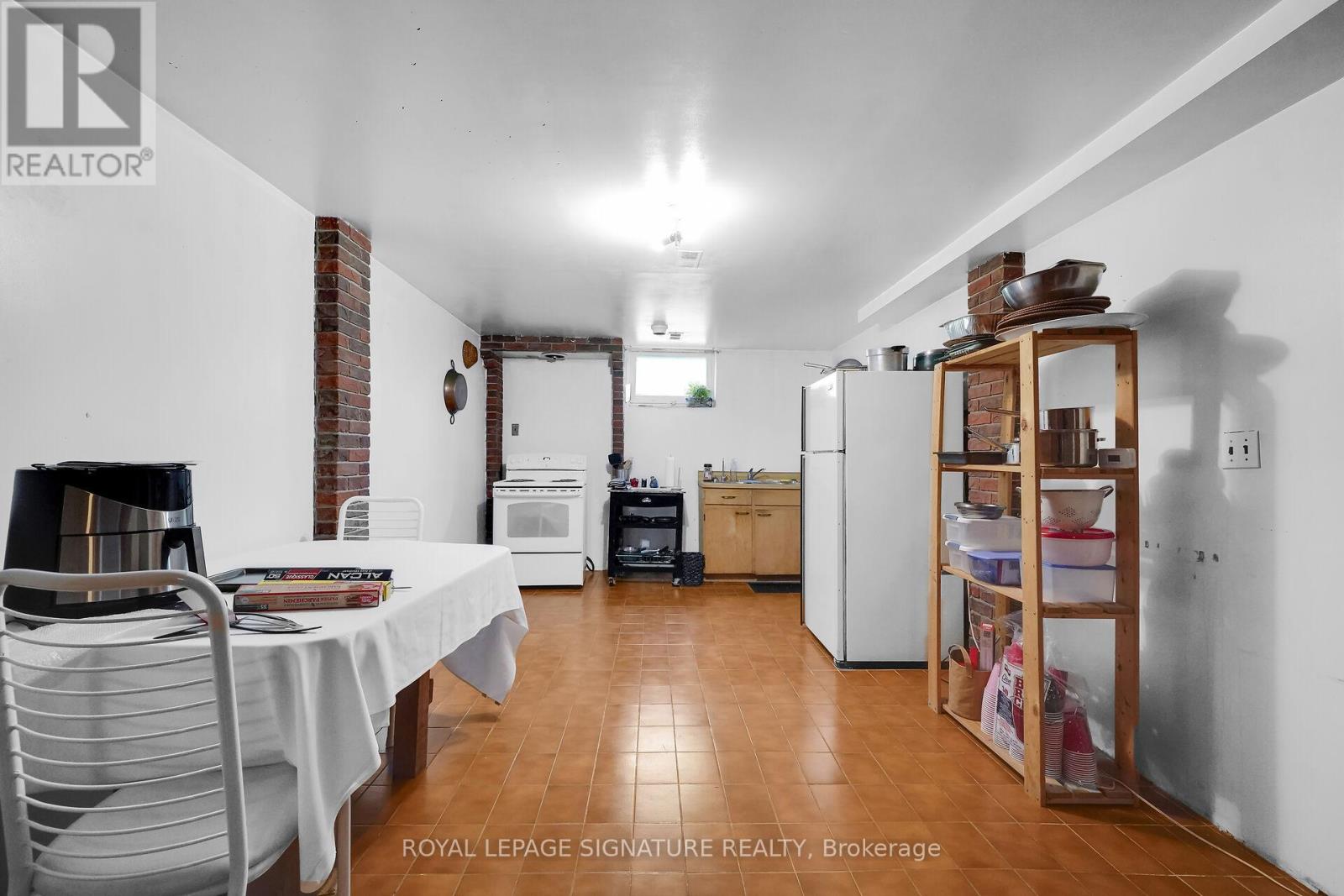 22 Hamptonbrook Drive, Toronto, Ontario  M9P 1A1 - Photo 23 - W13153842