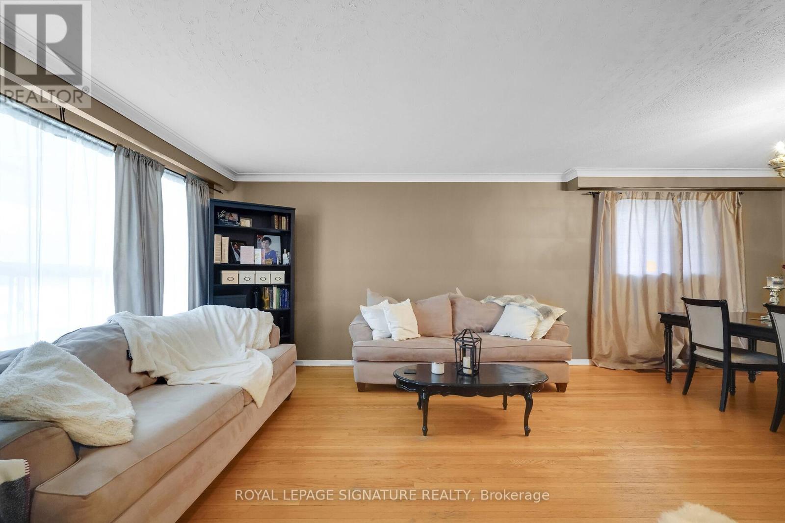 22 Hamptonbrook Drive, Toronto, Ontario  M9P 1A1 - Photo 6 - W13153842