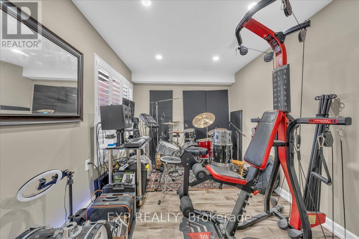 21 Paula Court, Orangeville, Ontario  L9W 5V1 - Photo 45 - W13153844