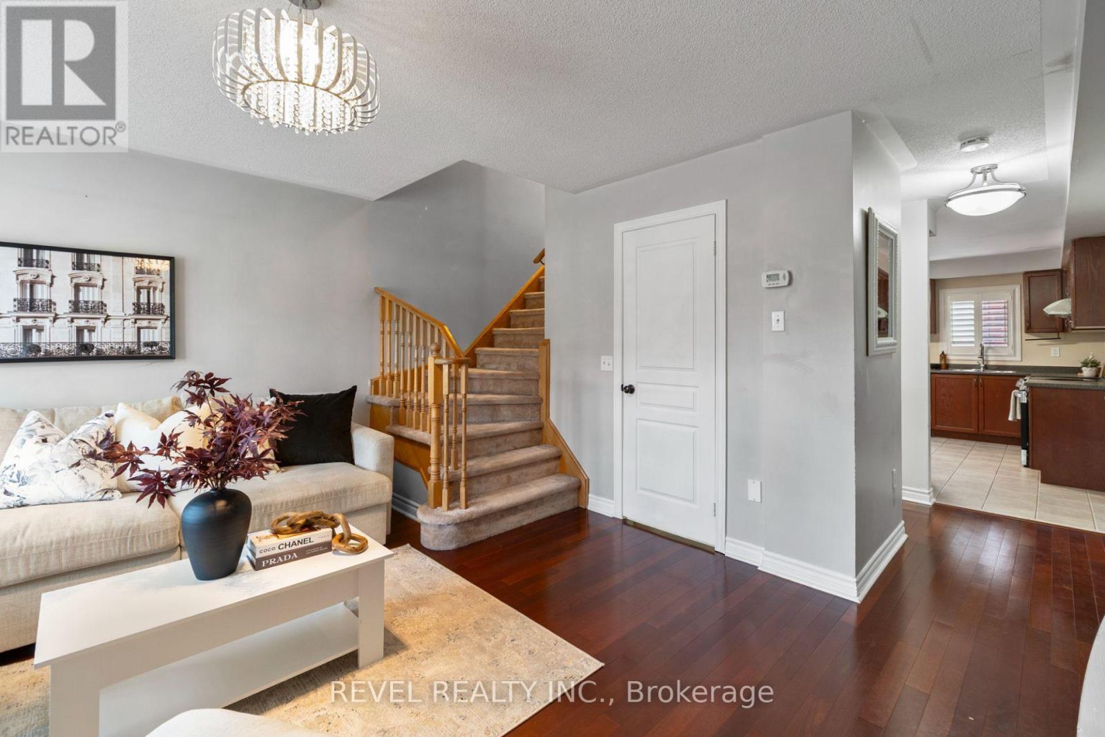 44 Denison Avenue, Brampton, Ontario  L6X 0H1 - Photo 7 - W13153874