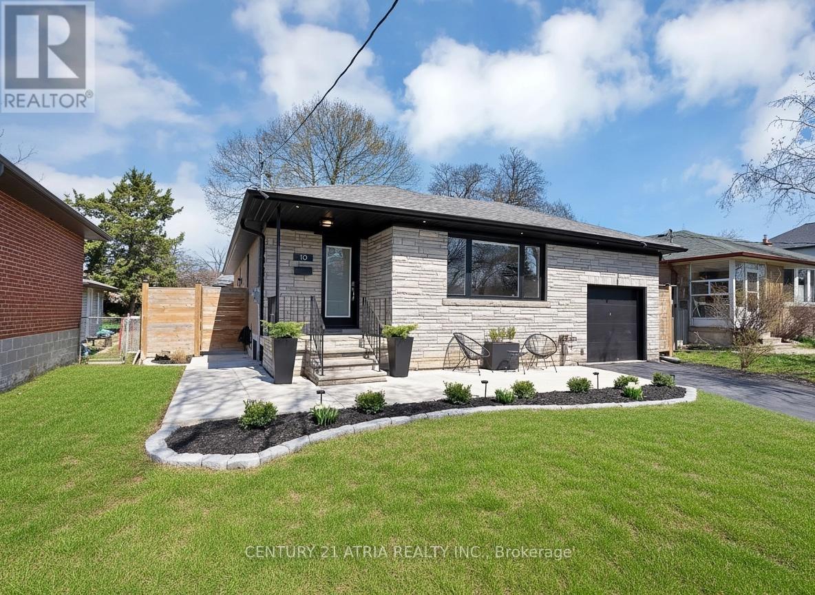 <div class="slider-price">$1,199,990</div><p>10 Dunrobin Drive, Toronto, Ontario</p>