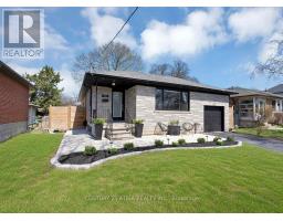 10 DUNROBIN DRIVE, Toronto, Ontario