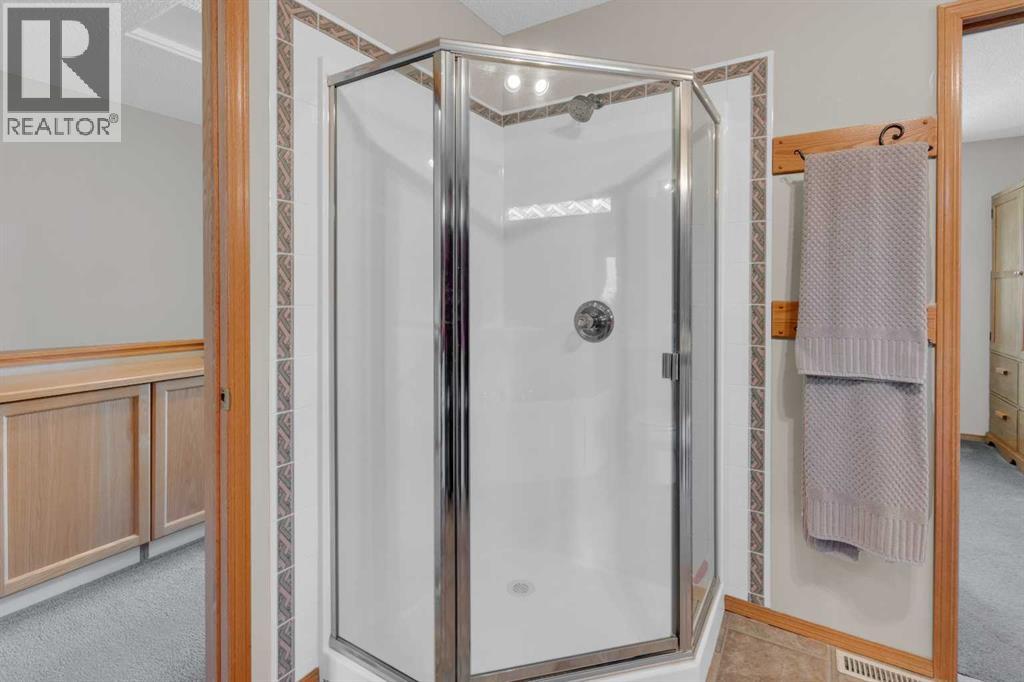 675 Regal Park NE, Calgary, Alberta  T2E 0S6 - Photo 23 - A2311479