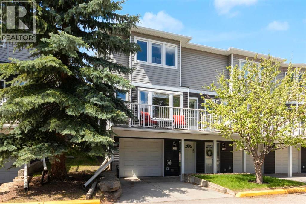 675 Regal Park NE, Calgary, Alberta  T2E 0S6 - Photo 3 - A2311479
