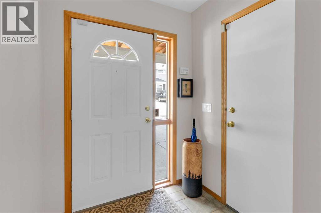 675 Regal Park NE, Calgary, Alberta  T2E 0S6 - Photo 5 - A2311479