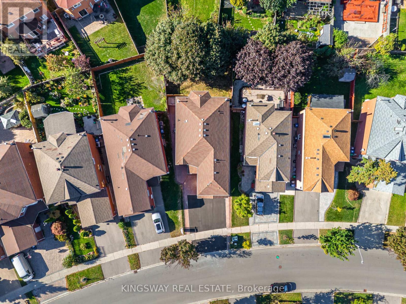 1008 Ceremonial Drive, Mississauga, Ontario  L5R 2Z7 - Photo 2 - W13154188