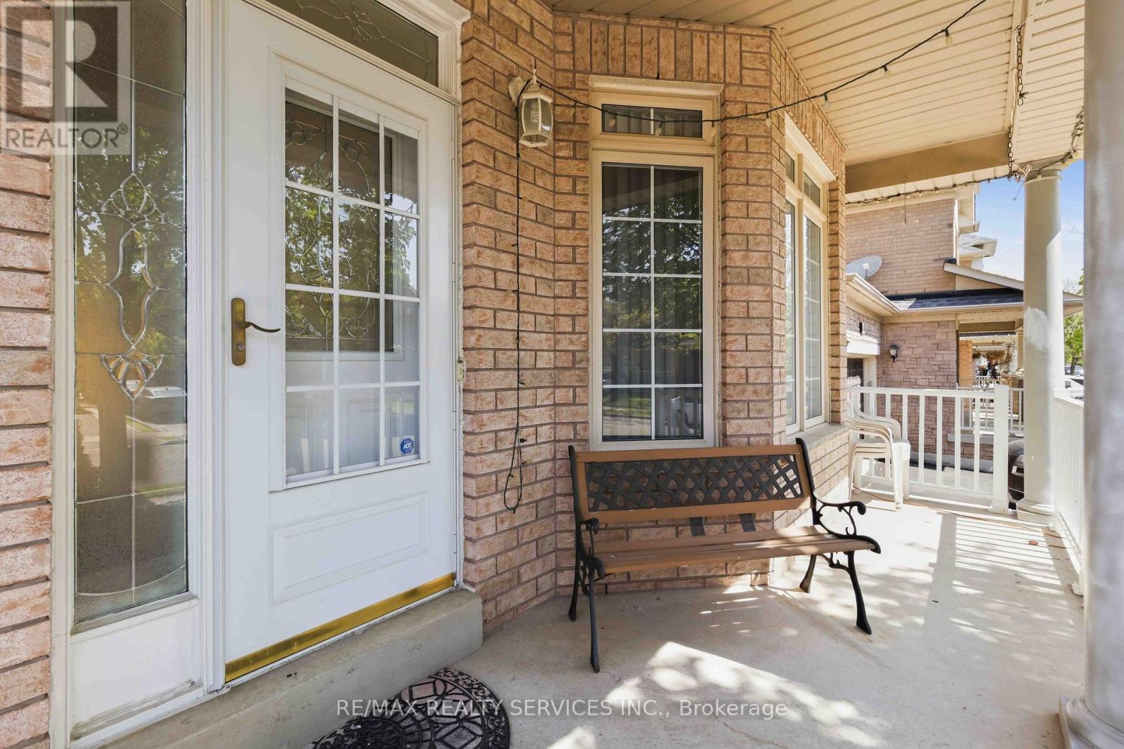 82 Mainard Crescent, Brampton, Ontario  L6R 2T8 - Photo 2 - W13154258