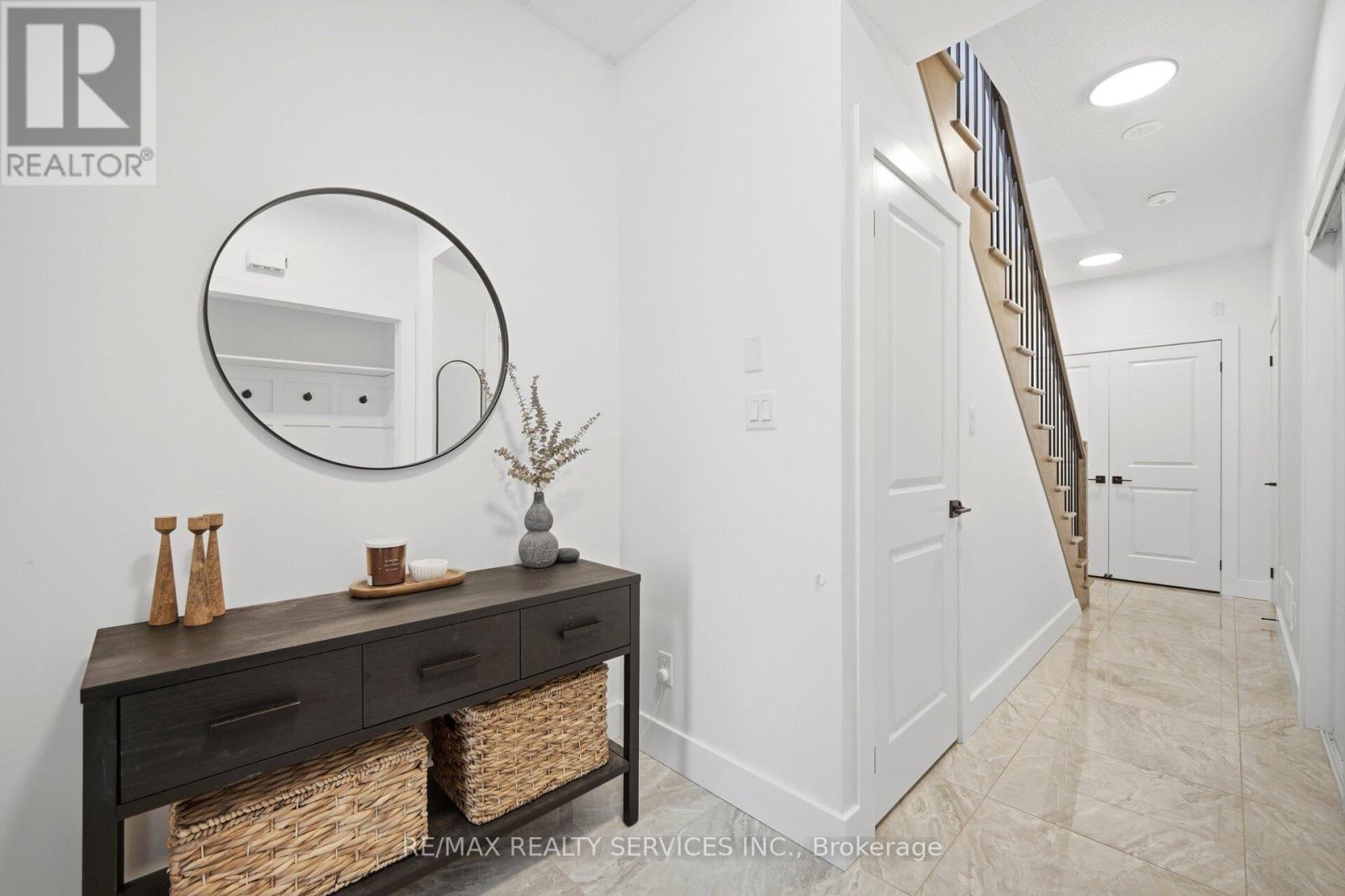 1159 Lloyd Landing, Milton, Ontario  L9E 1K1 - Photo 4 - W13154268