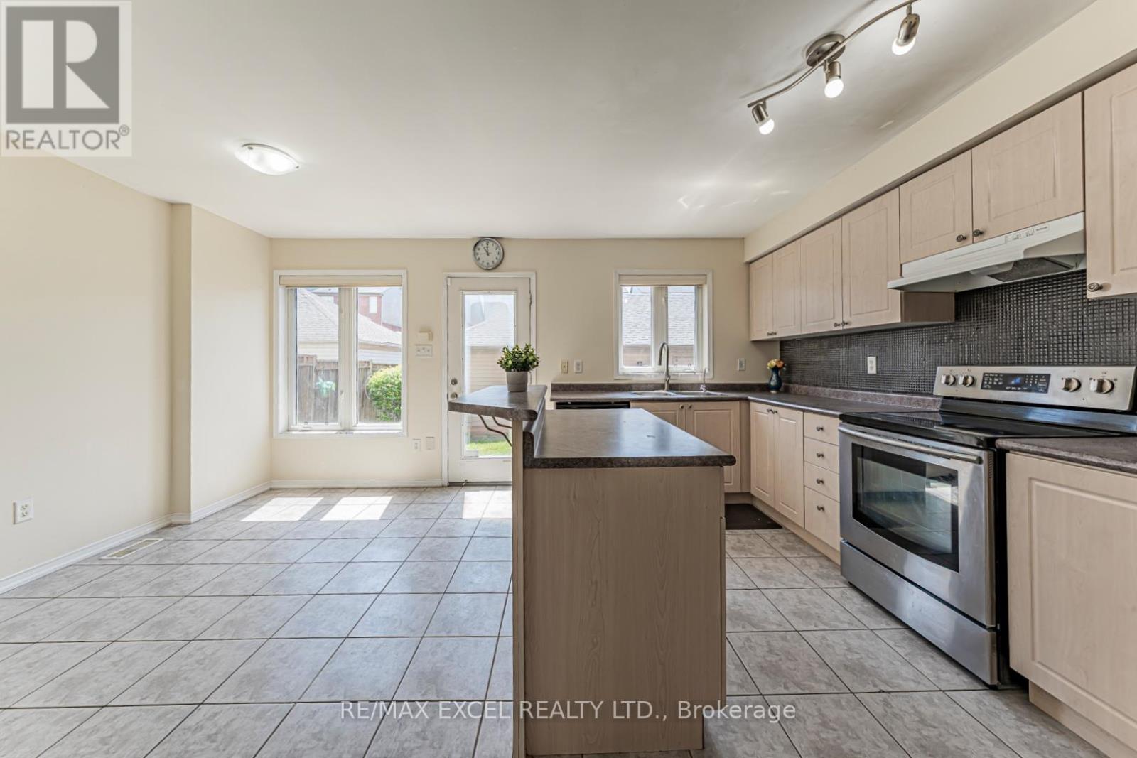 98 Georgian Drive, Oakville, Ontario  L6H 6V1 - Photo 10 - W13154312