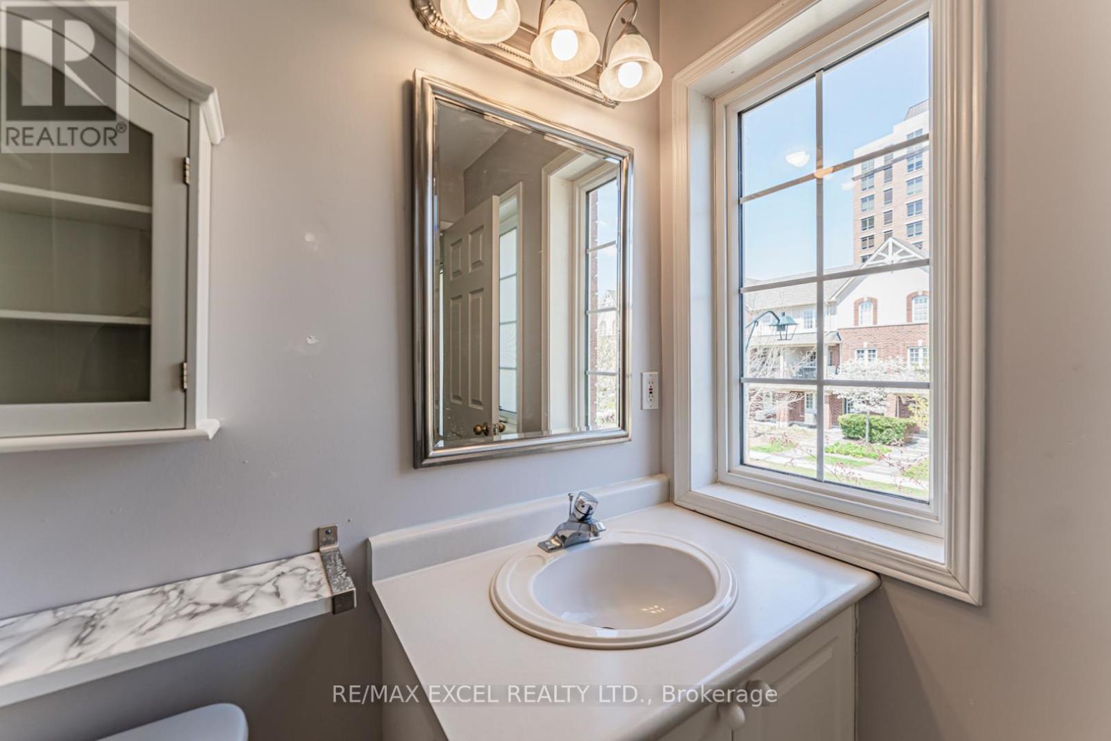 98 Georgian Drive, Oakville, Ontario  L6H 6V1 - Photo 18 - W13154312