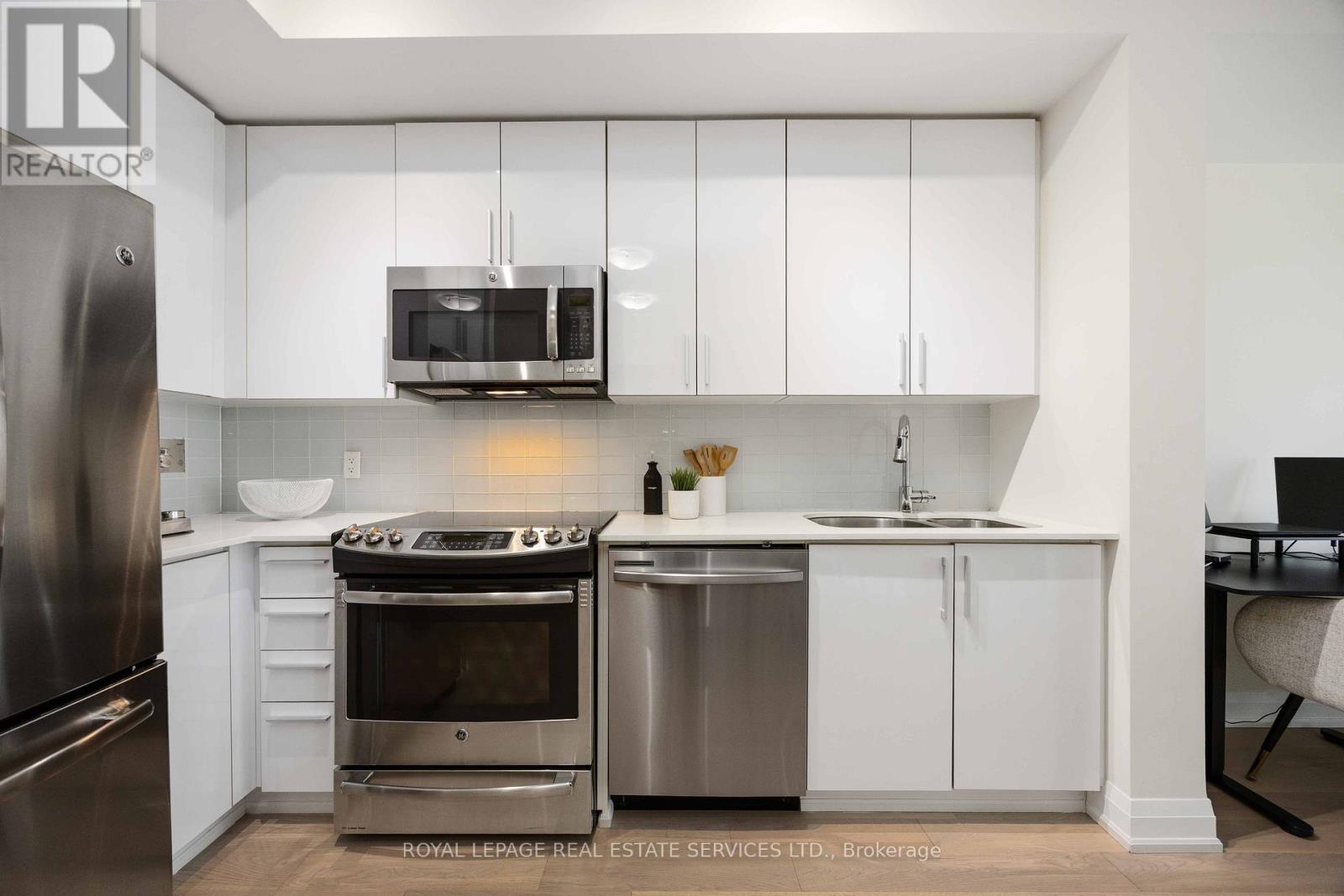 3807 - 2212 Lake Shore Boulevard W, Toronto, Ontario  M8V 0C2 - Photo 7 - W13154334