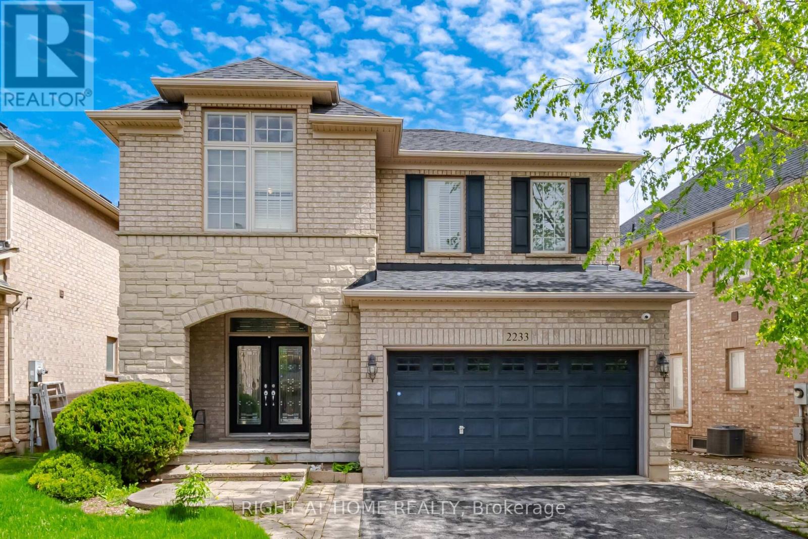 2233 LITTONDALE LANE, Oakville, Ontario
