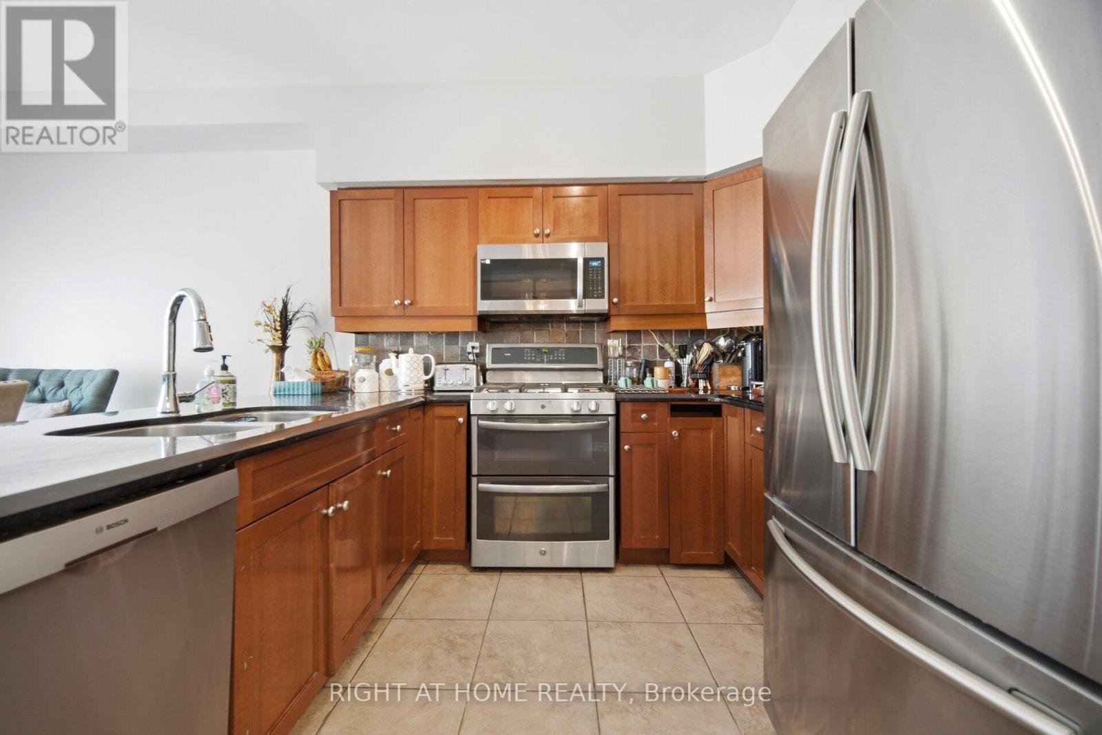 2233 Littondale Lane, Oakville, Ontario  L6M 0B7 - Photo 12 - W13154338