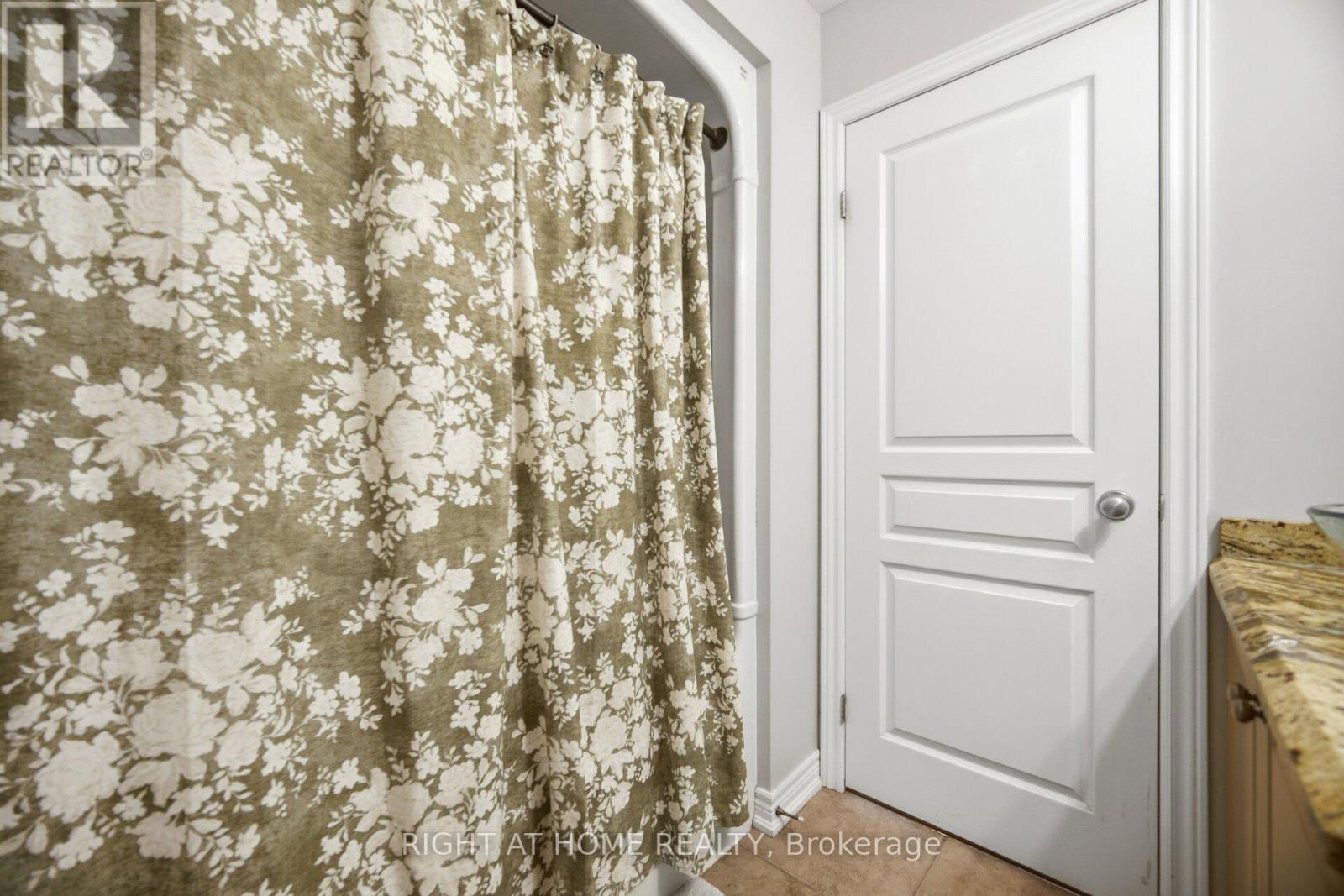 2233 Littondale Lane, Oakville, Ontario  L6M 0B7 - Photo 38 - W13154338