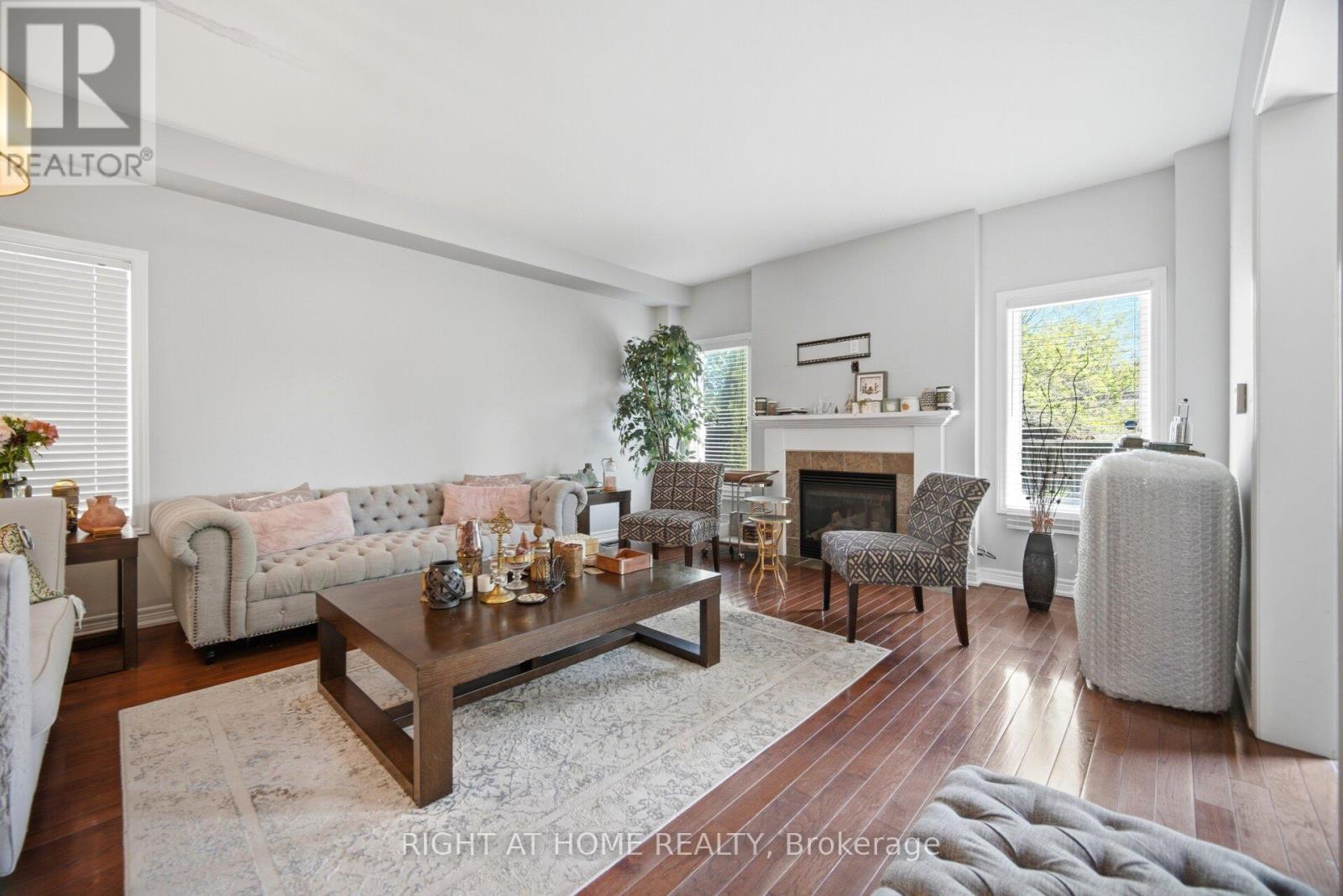 2233 Littondale Lane, Oakville, Ontario  L6M 0B7 - Photo 6 - W13154338
