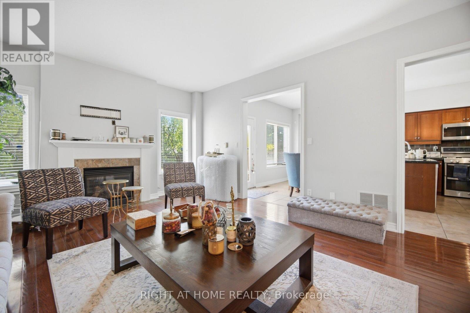 2233 Littondale Lane, Oakville, Ontario  L6M 0B7 - Photo 9 - W13154338