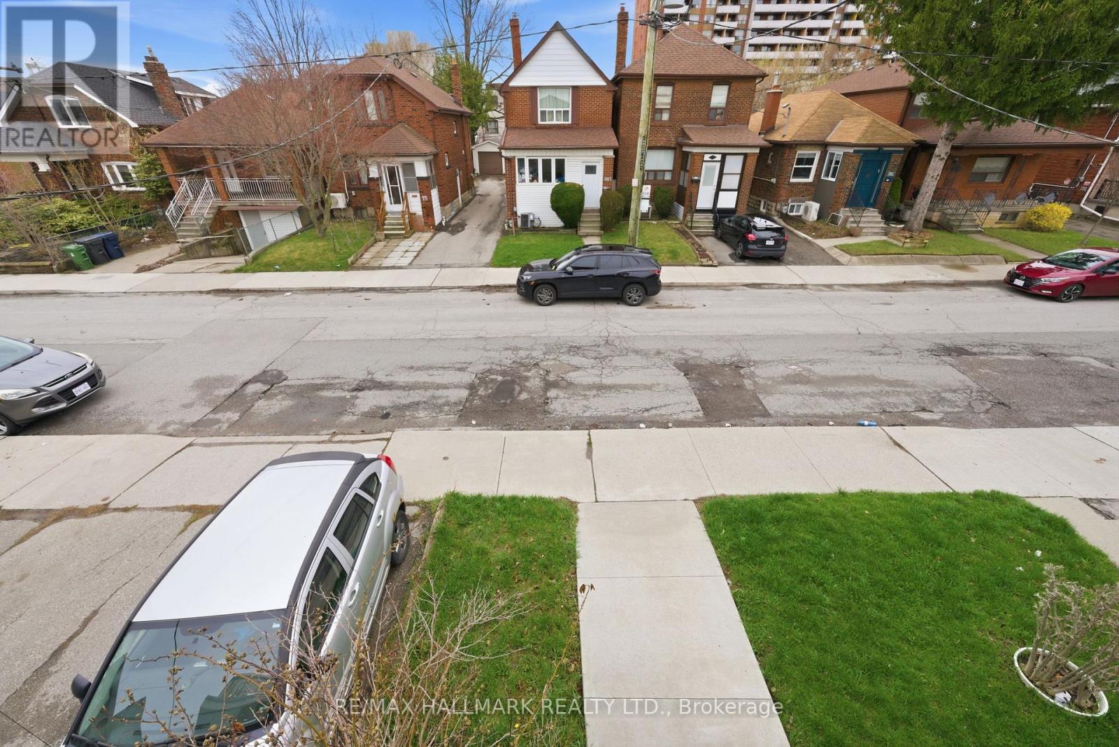 196 Livingstone Avenue, Toronto, Ontario  M6E 2M2 - Photo 18 - W13154352