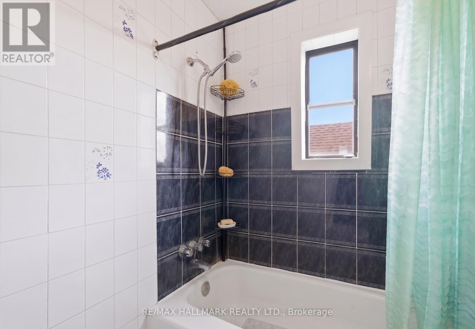 196 Livingstone Avenue, Toronto, Ontario  M6E 2M2 - Photo 24 - W13154352