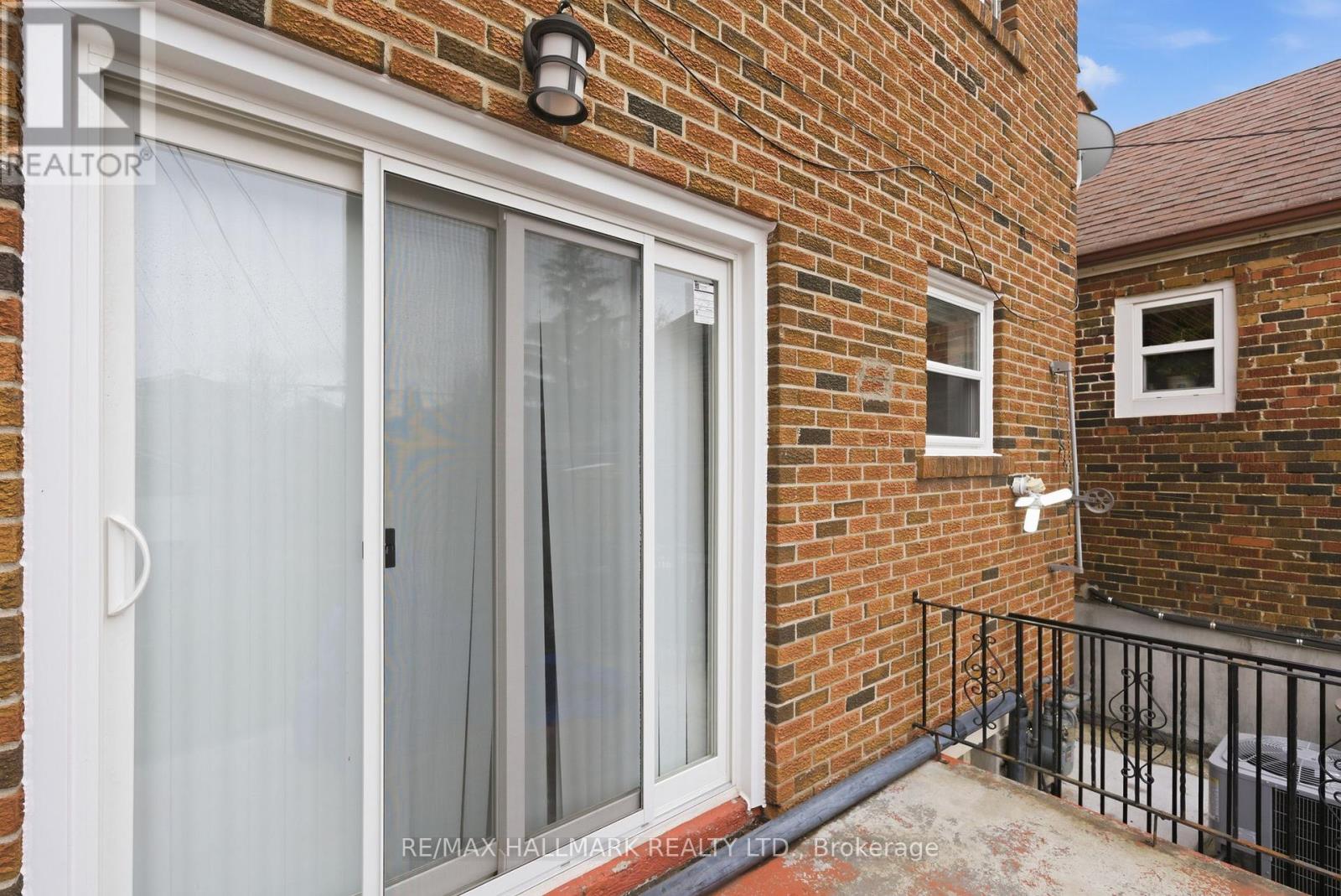 196 Livingstone Avenue, Toronto, Ontario  M6E 2M2 - Photo 42 - W13154352
