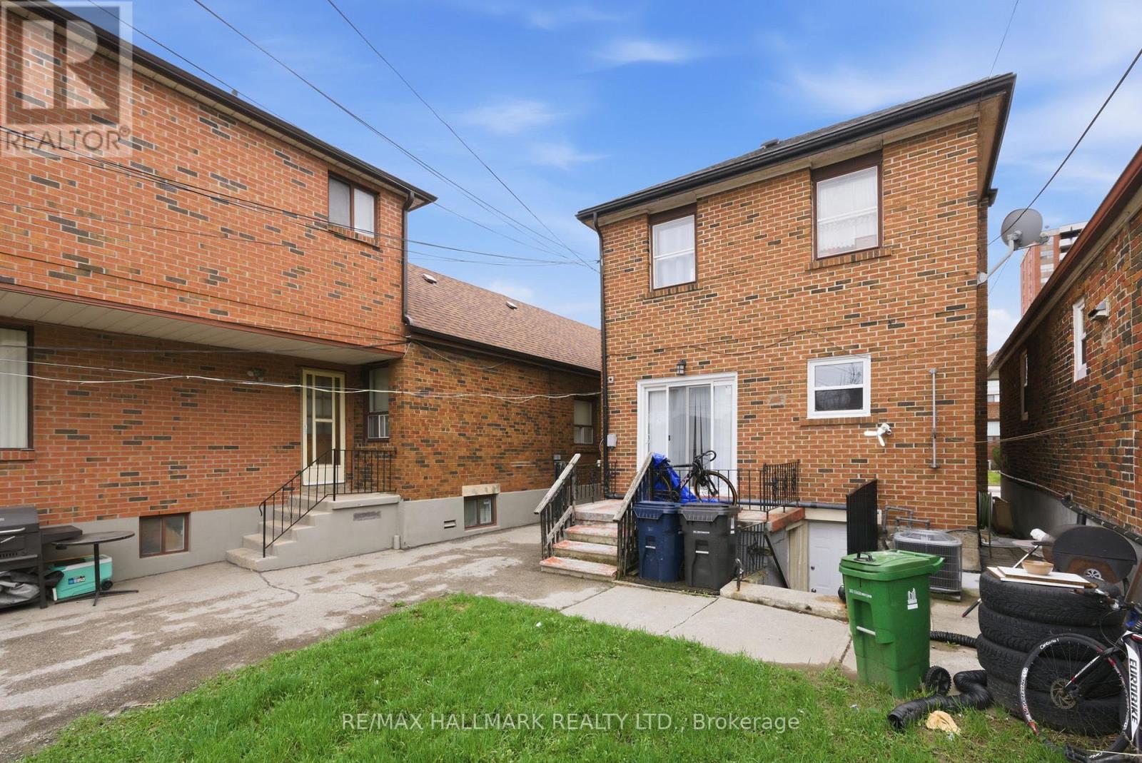 196 Livingstone Avenue, Toronto, Ontario  M6E 2M2 - Photo 45 - W13154352