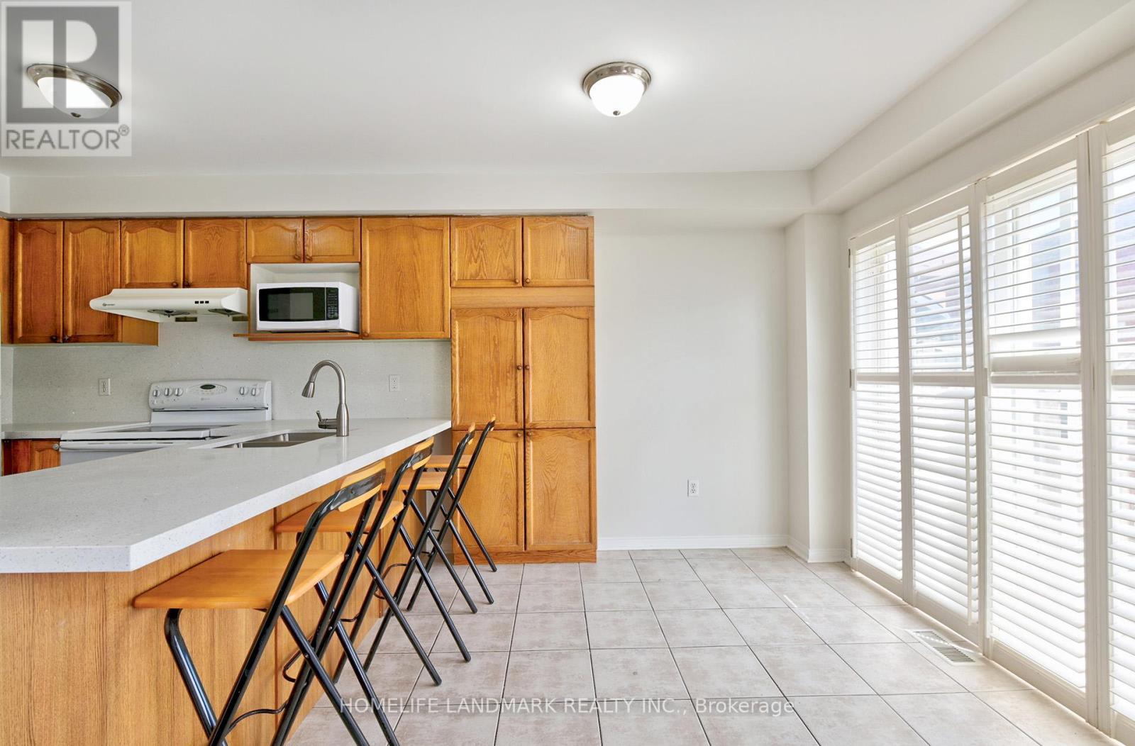 719 Stonebridge Avenue, Mississauga, Ontario  L5V 2K9 - Photo 11 - W13154392