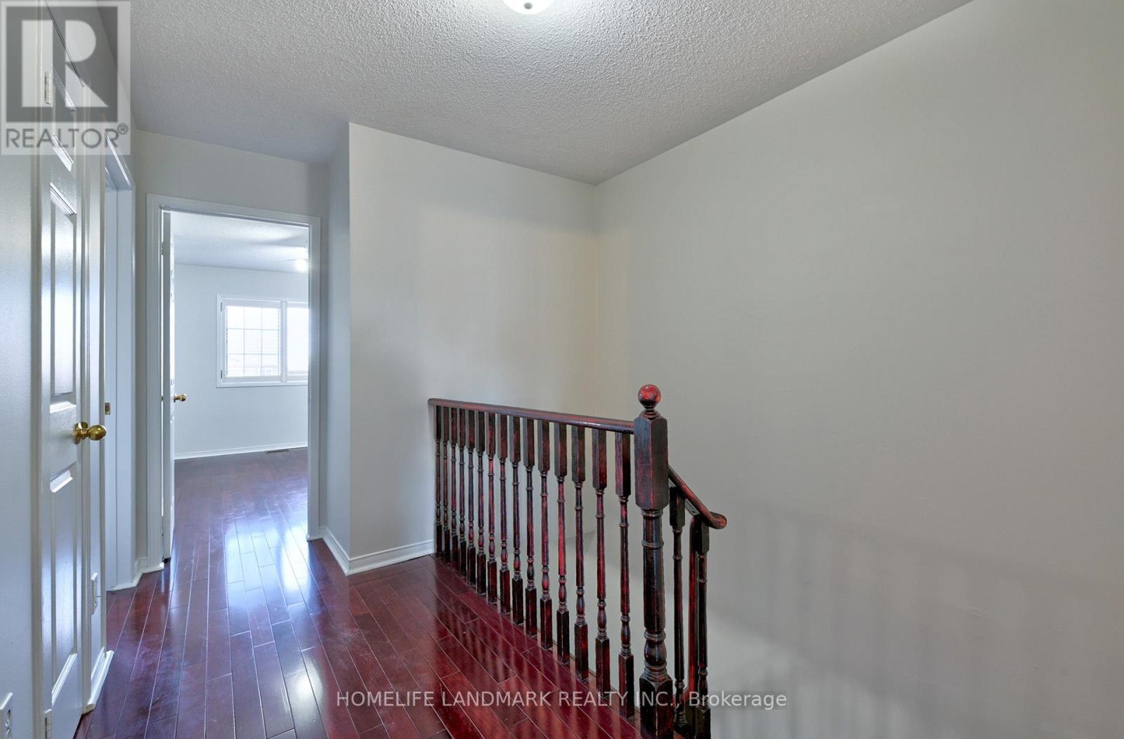 719 Stonebridge Avenue, Mississauga, Ontario  L5V 2K9 - Photo 13 - W13154392