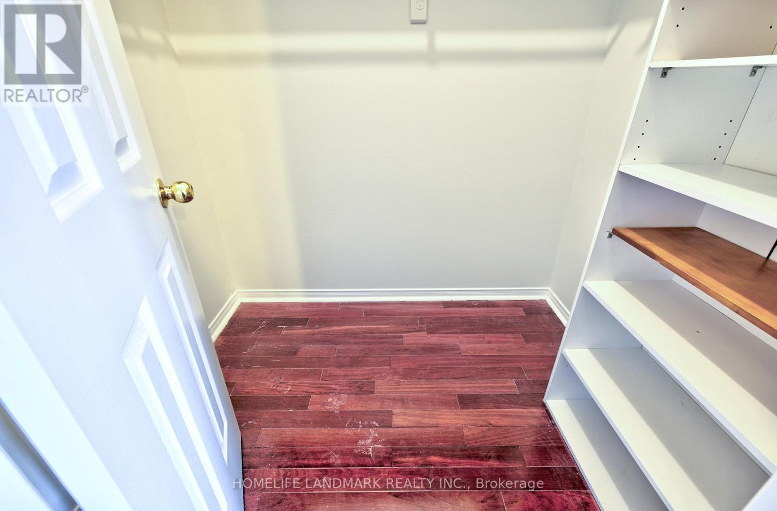 719 Stonebridge Avenue, Mississauga, Ontario  L5V 2K9 - Photo 16 - W13154392