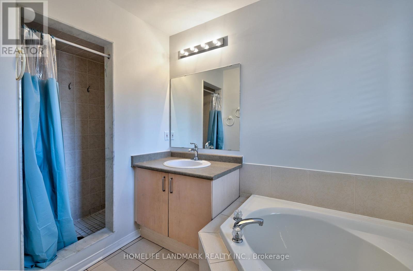 719 Stonebridge Avenue, Mississauga, Ontario  L5V 2K9 - Photo 18 - W13154392