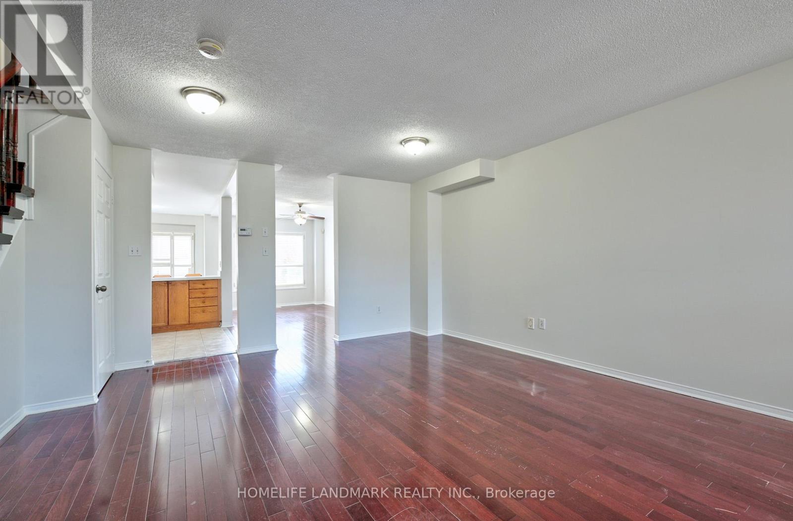 719 Stonebridge Avenue, Mississauga, Ontario  L5V 2K9 - Photo 3 - W13154392