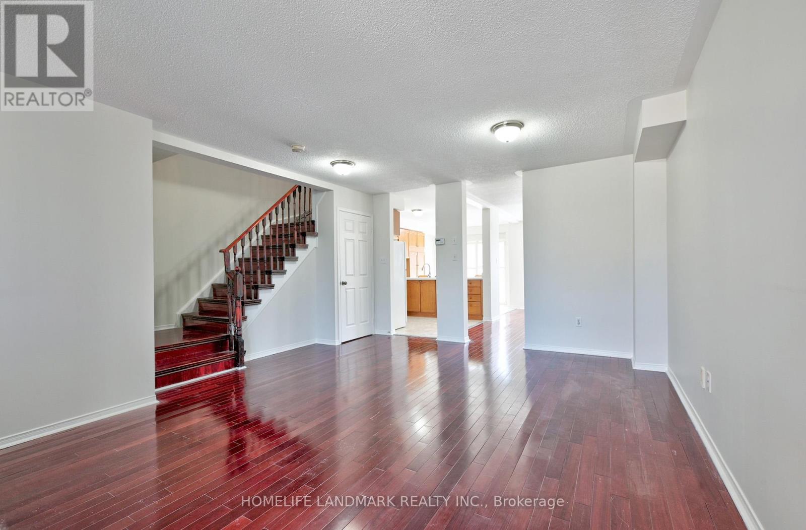 719 Stonebridge Avenue, Mississauga, Ontario  L5V 2K9 - Photo 4 - W13154392