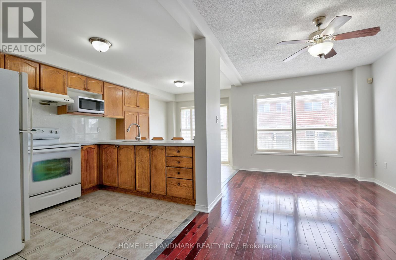719 Stonebridge Avenue, Mississauga, Ontario  L5V 2K9 - Photo 6 - W13154392