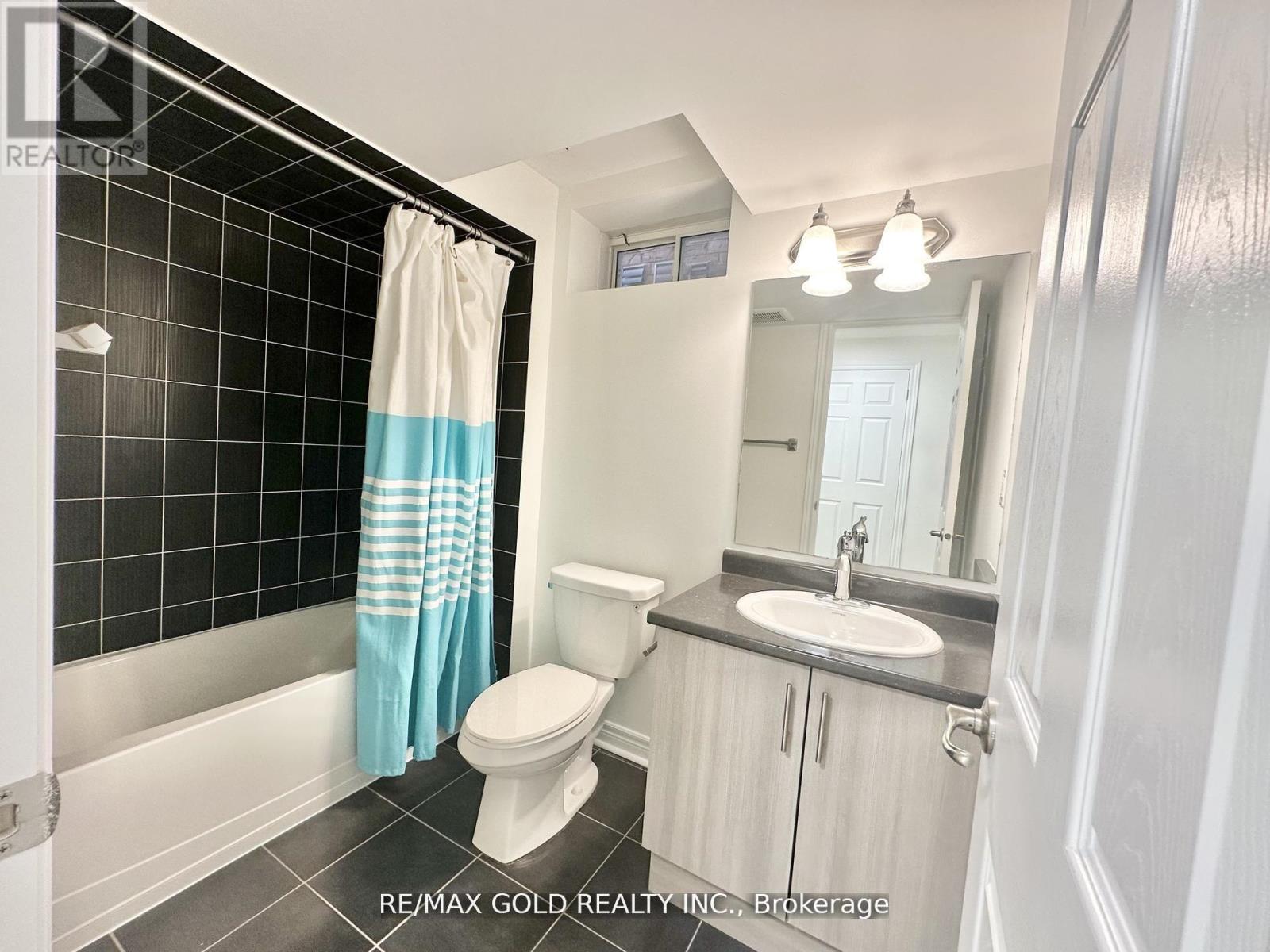 111 Huguenot Road, Oakville, Ontario  L6H 0M3 - Photo 37 - W13154394